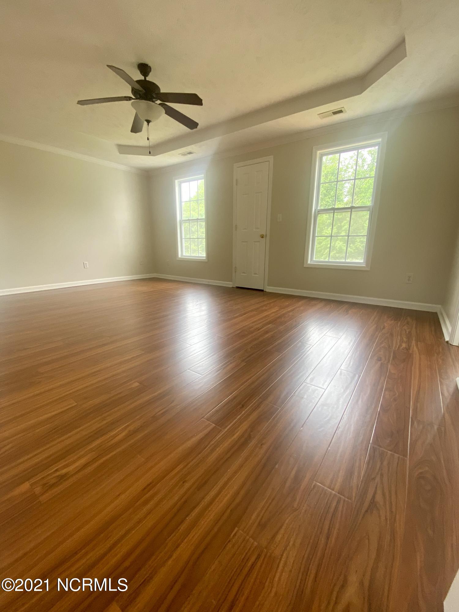 100545799 | Photo 15