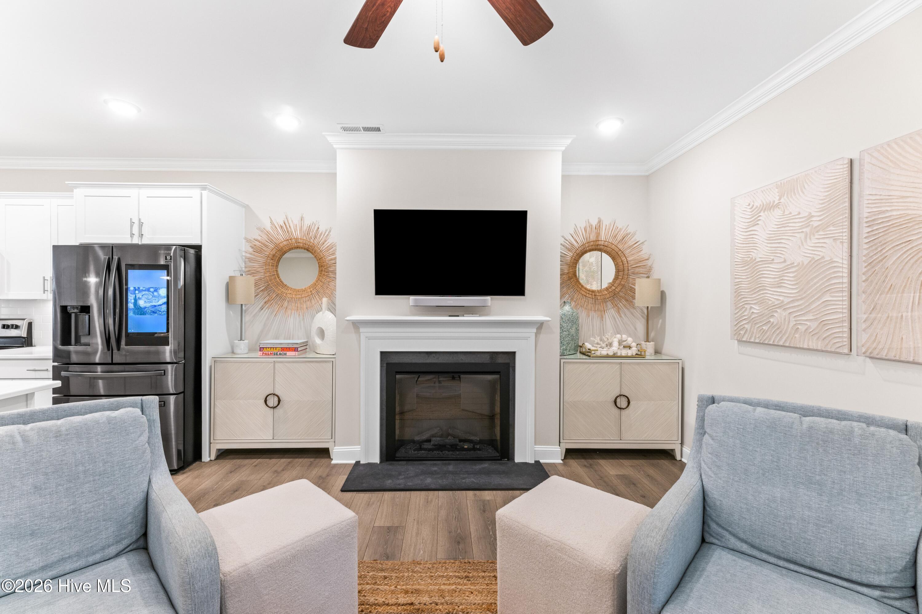 100561079 | Photo 18