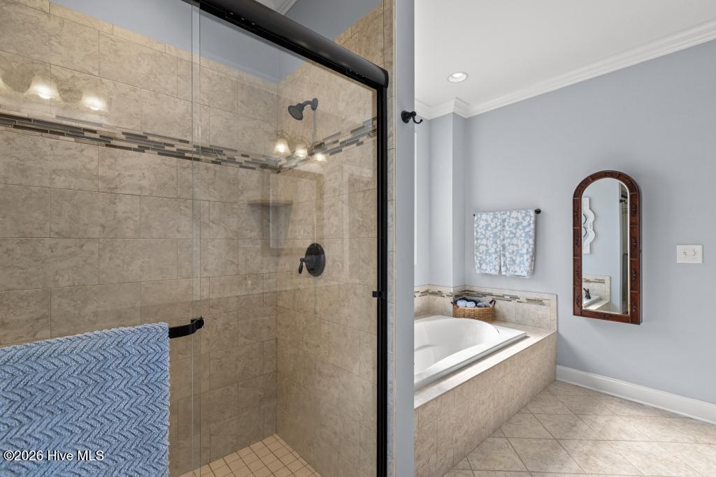 100570572 | Photo 30