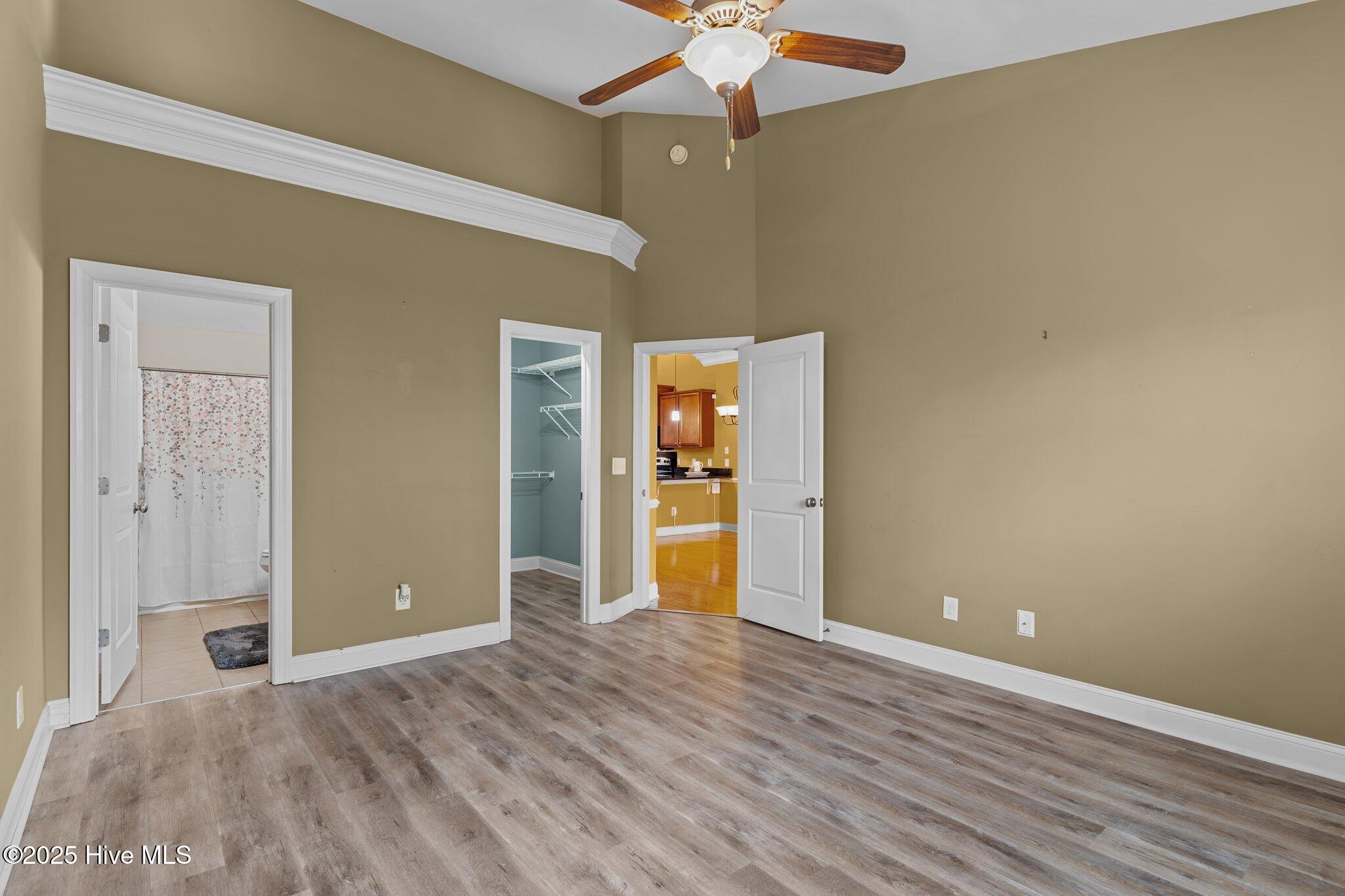 100513214 | Photo 25