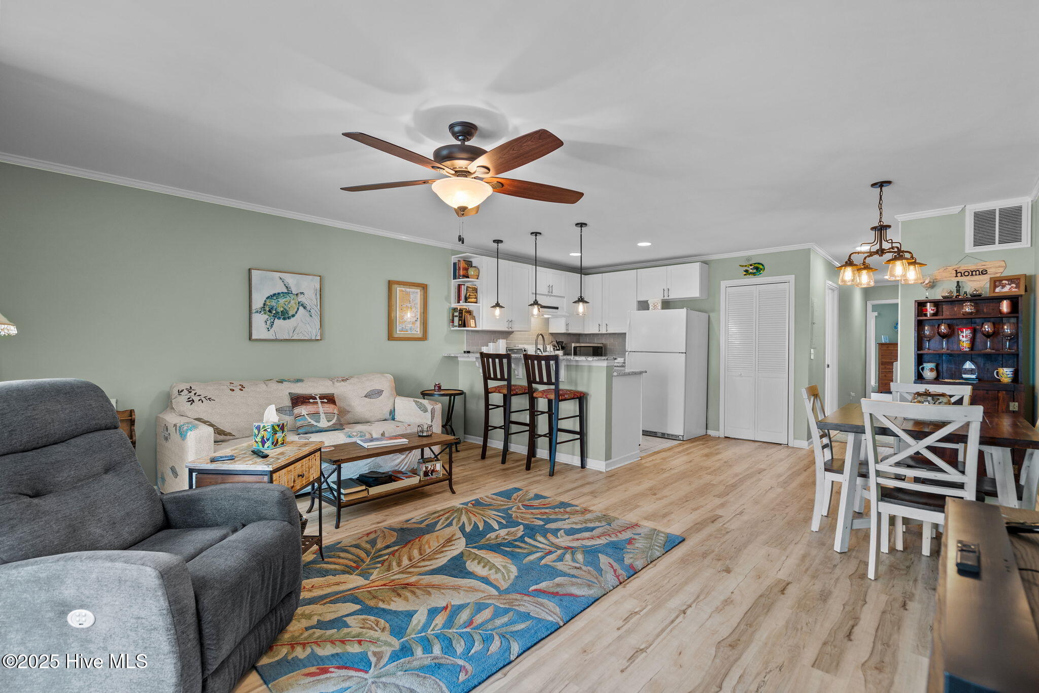 100538407 | Photo 12