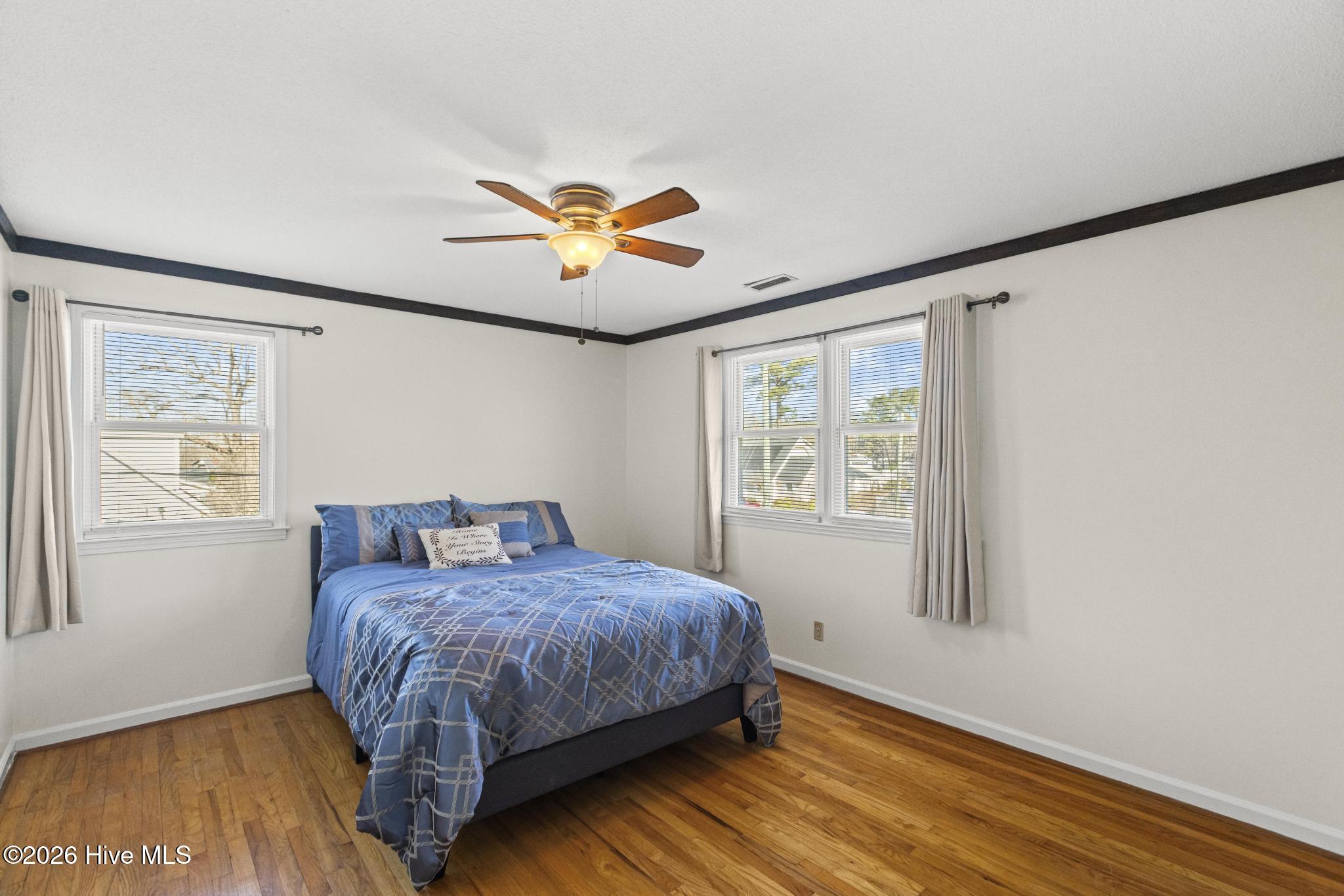 100552861 | Photo 28