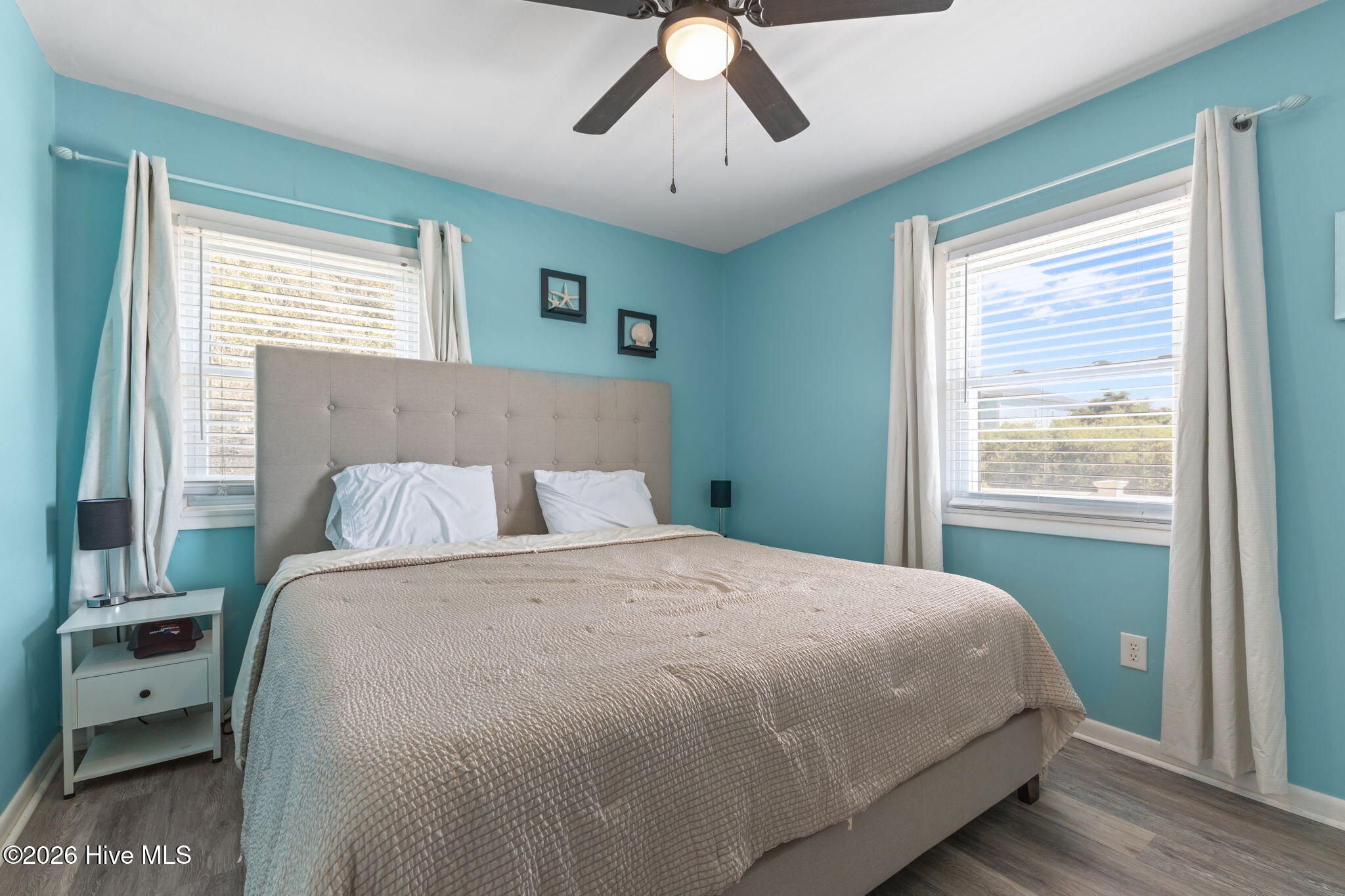 100568142 | Photo 26