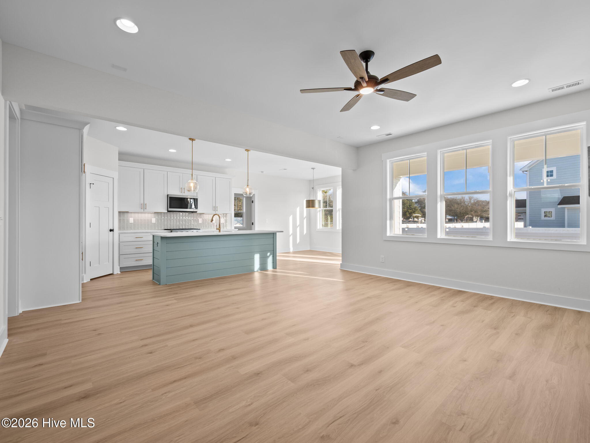 100543502 | Photo 13