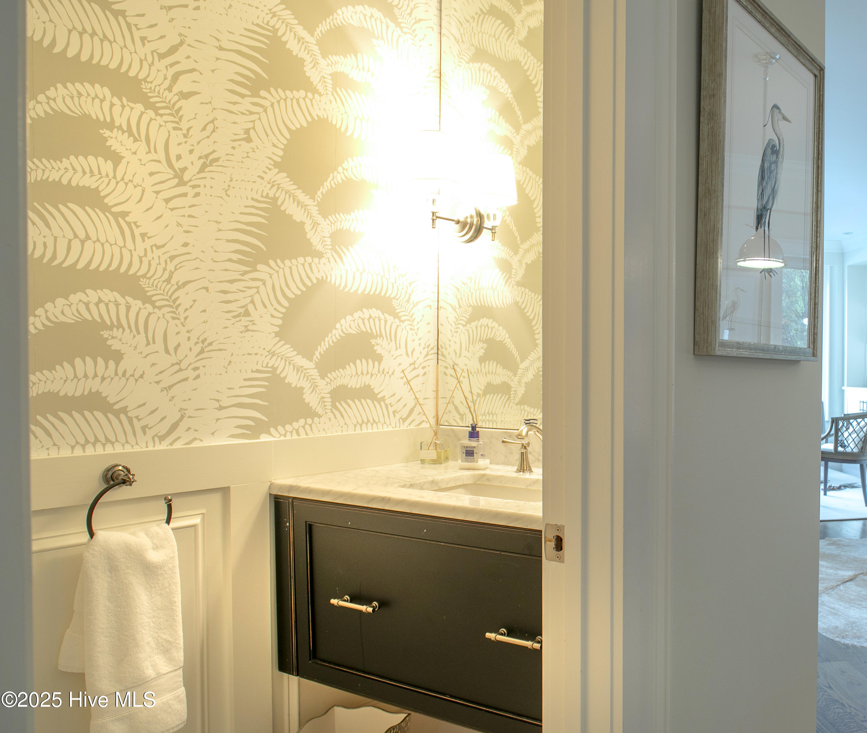 100536039 | Photo 36