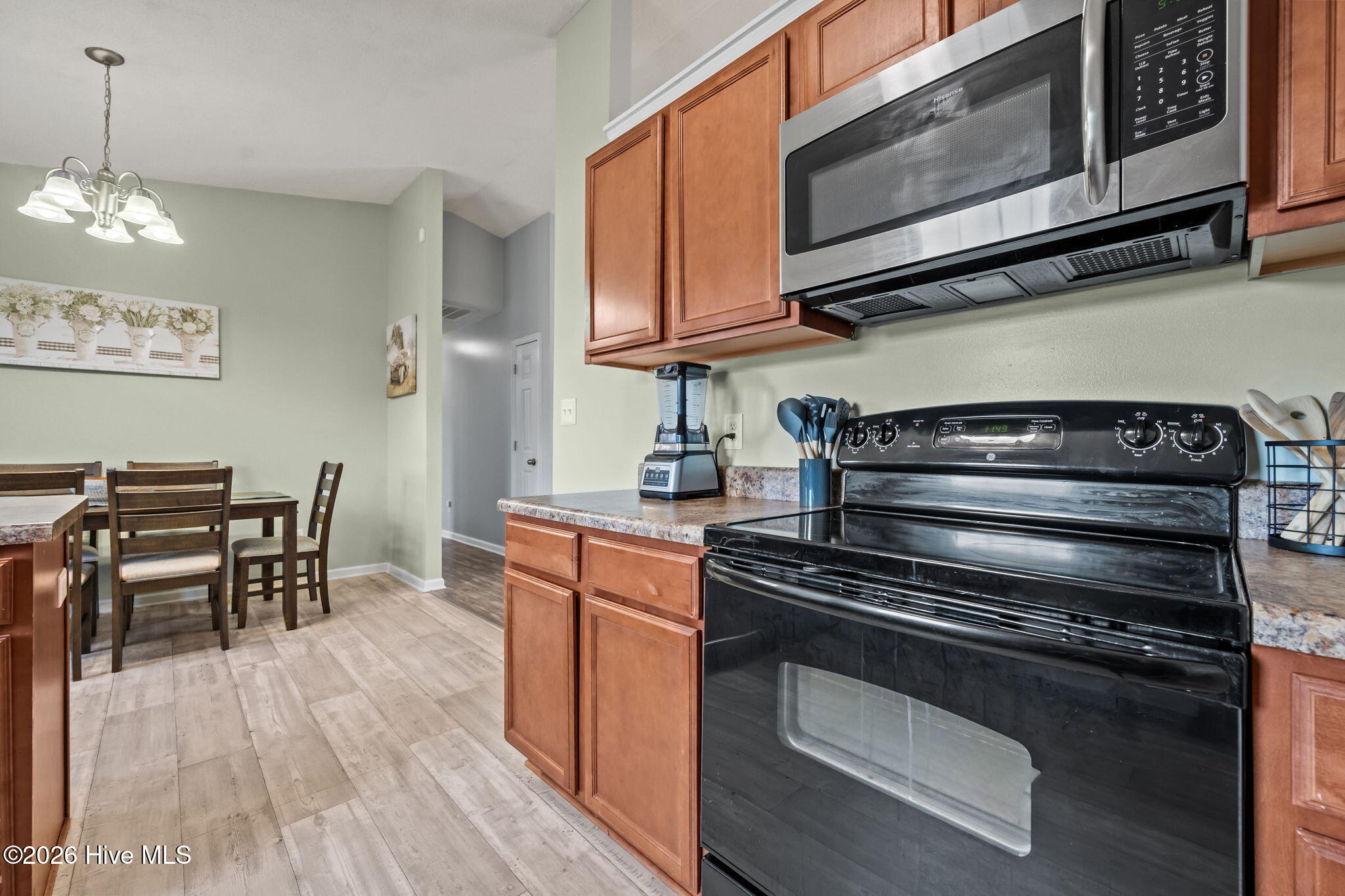 100547343 | Photo 21