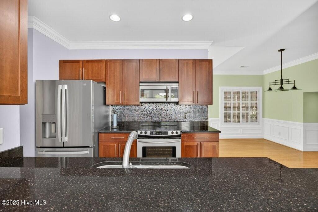 100535369 | Photo 14