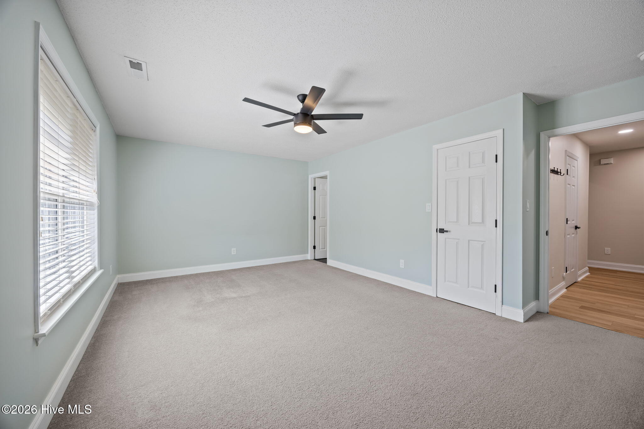 100561724 | Photo 28