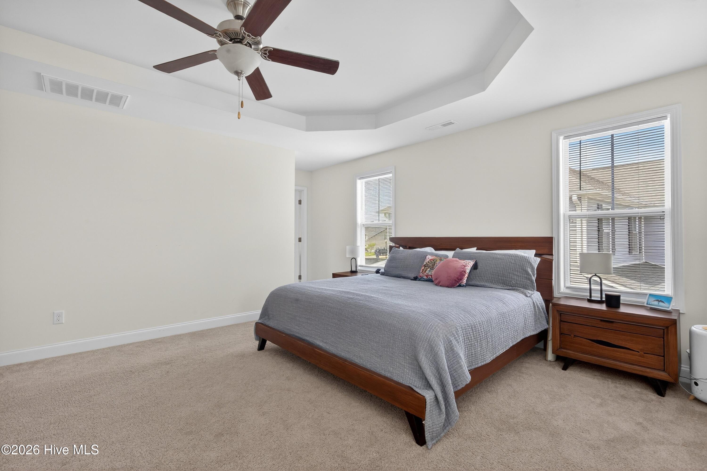 100565414 | Photo 25