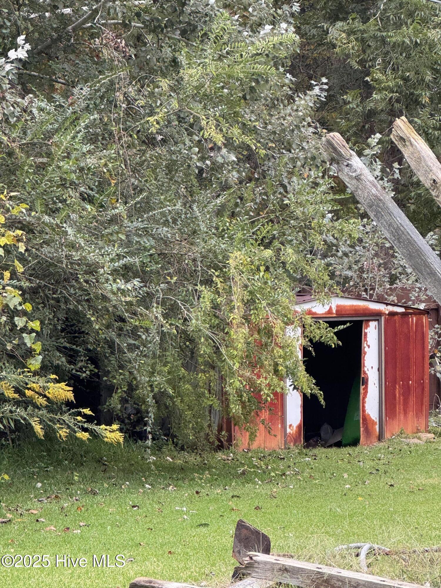 Homes for sale in Knotts Island, NC | 108 Ruths Ln, Knotts Island, NC 27950 | MLS# 100535407