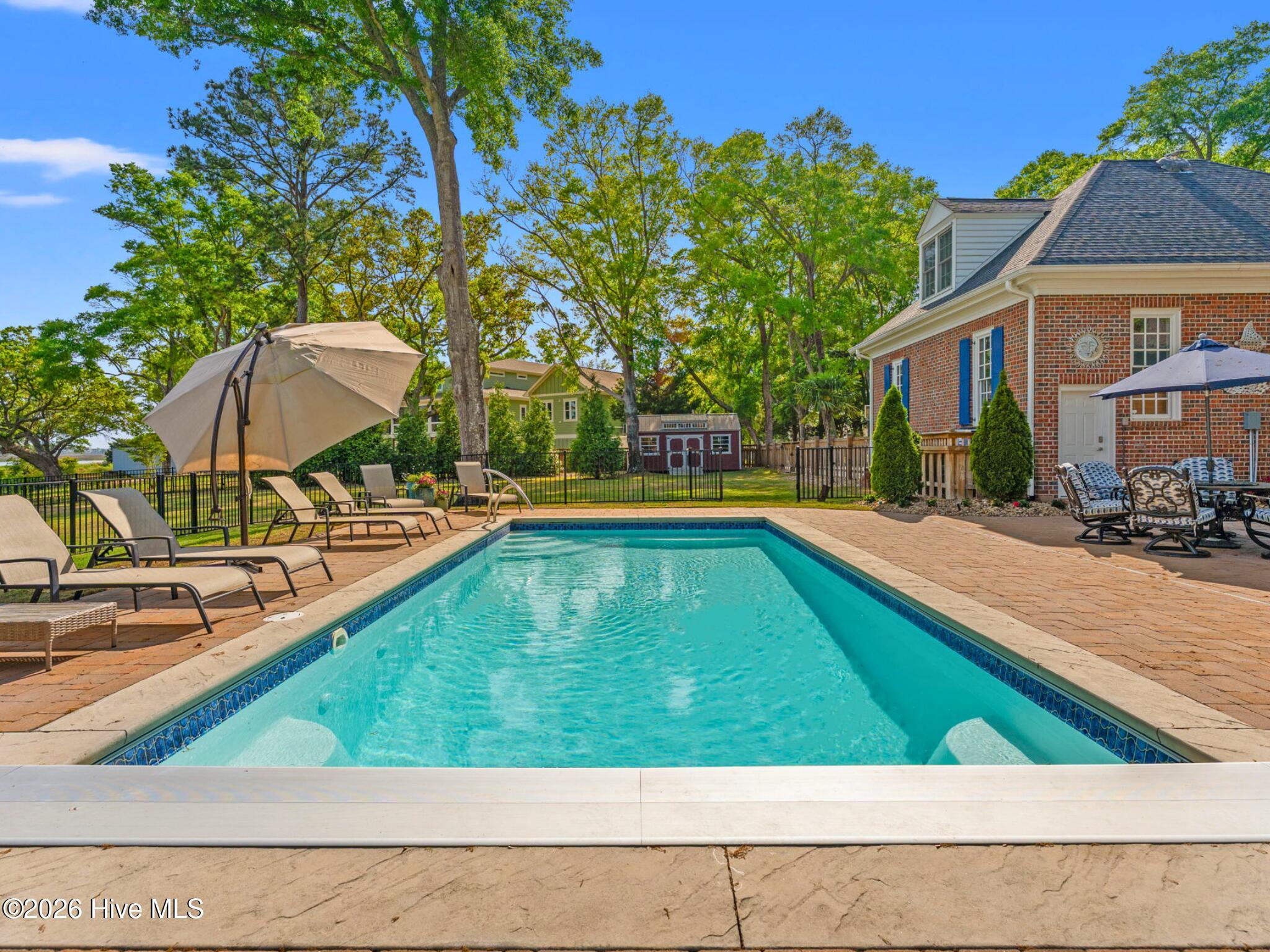 100568629 | Photo 59