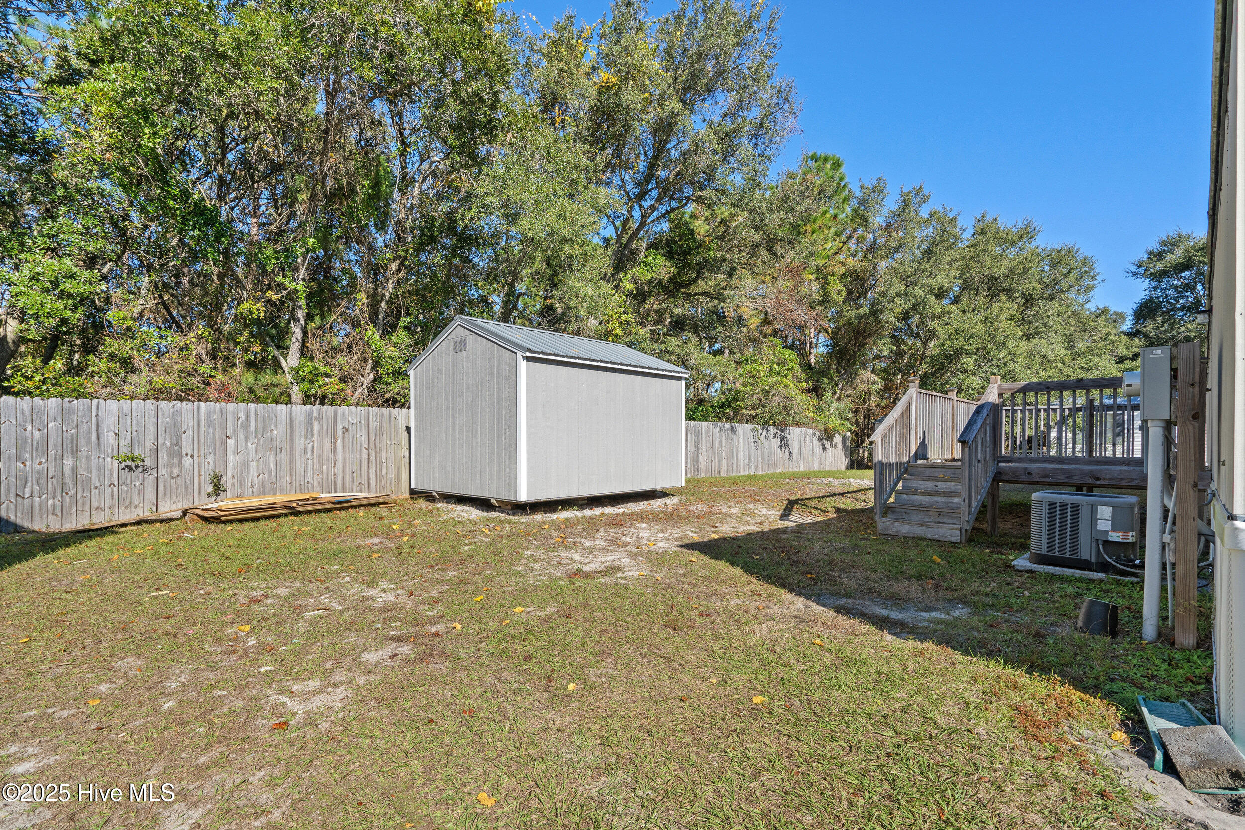 100539109 | Photo 24