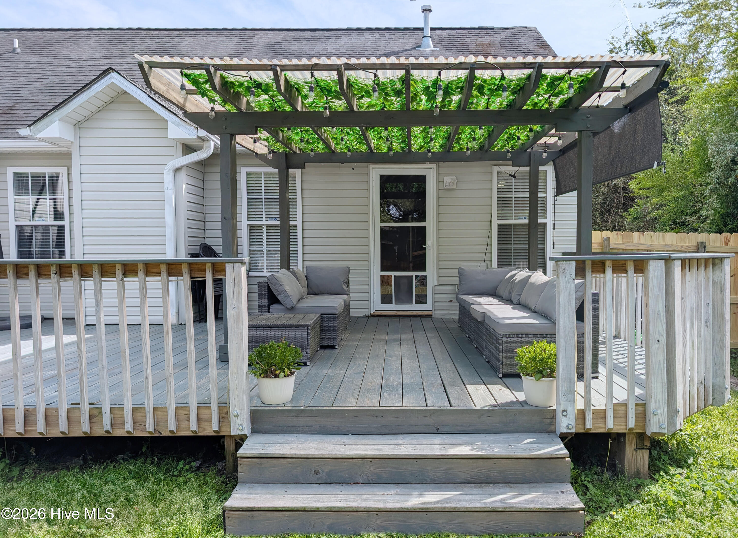 100564734 | Photo 40