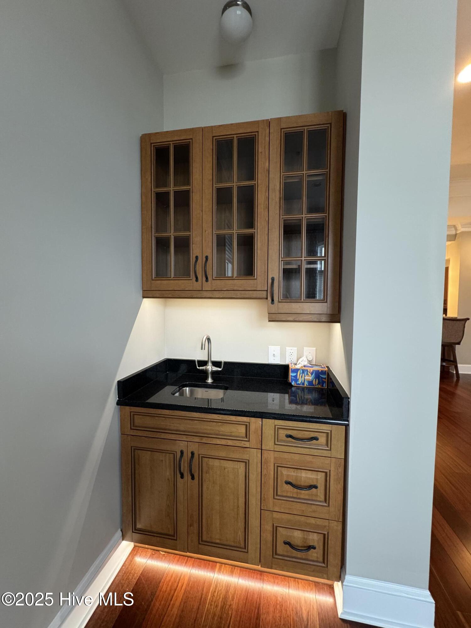 100515409 | Photo 17