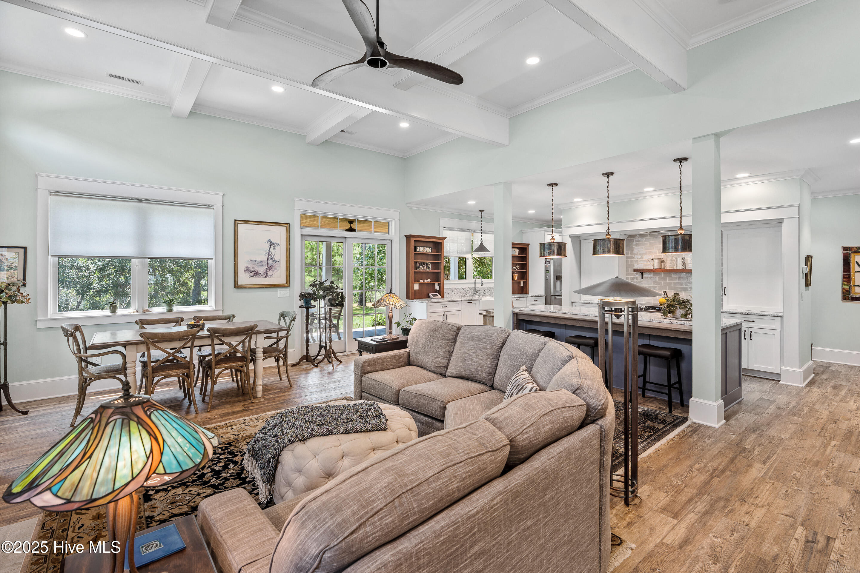 100522220 | Photo 15