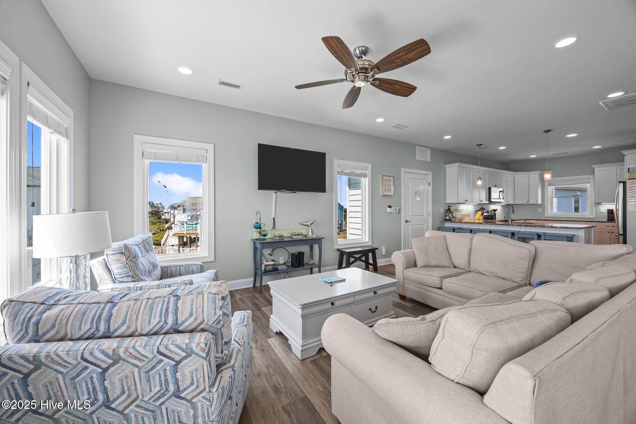 100535053 | Photo 21