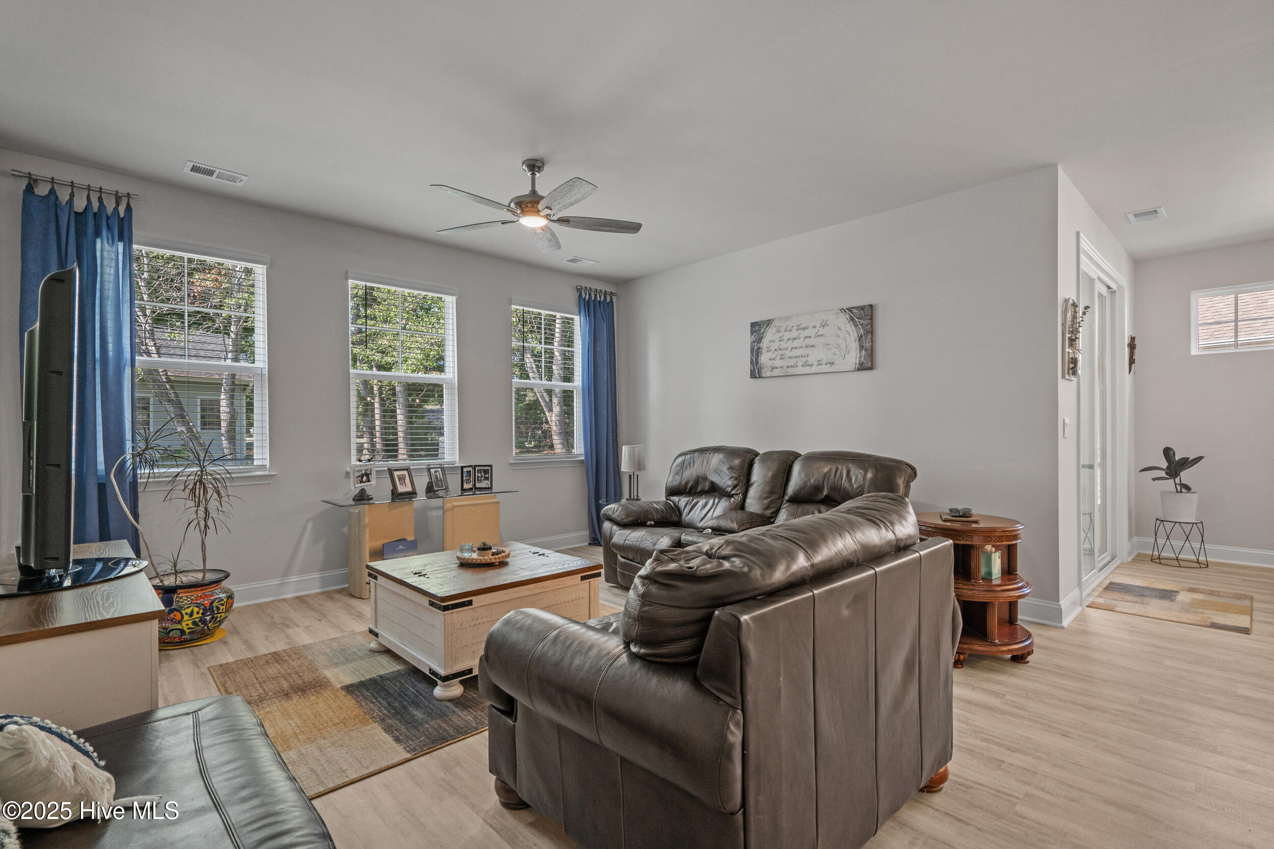 100531761 | Photo 18