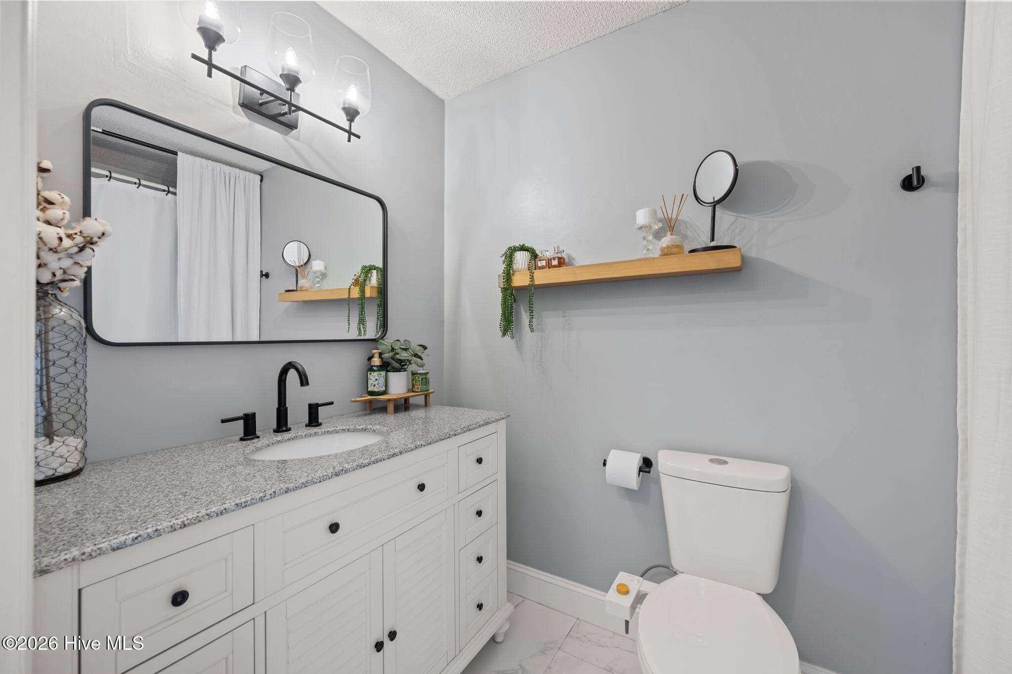 100559332 | Photo 33