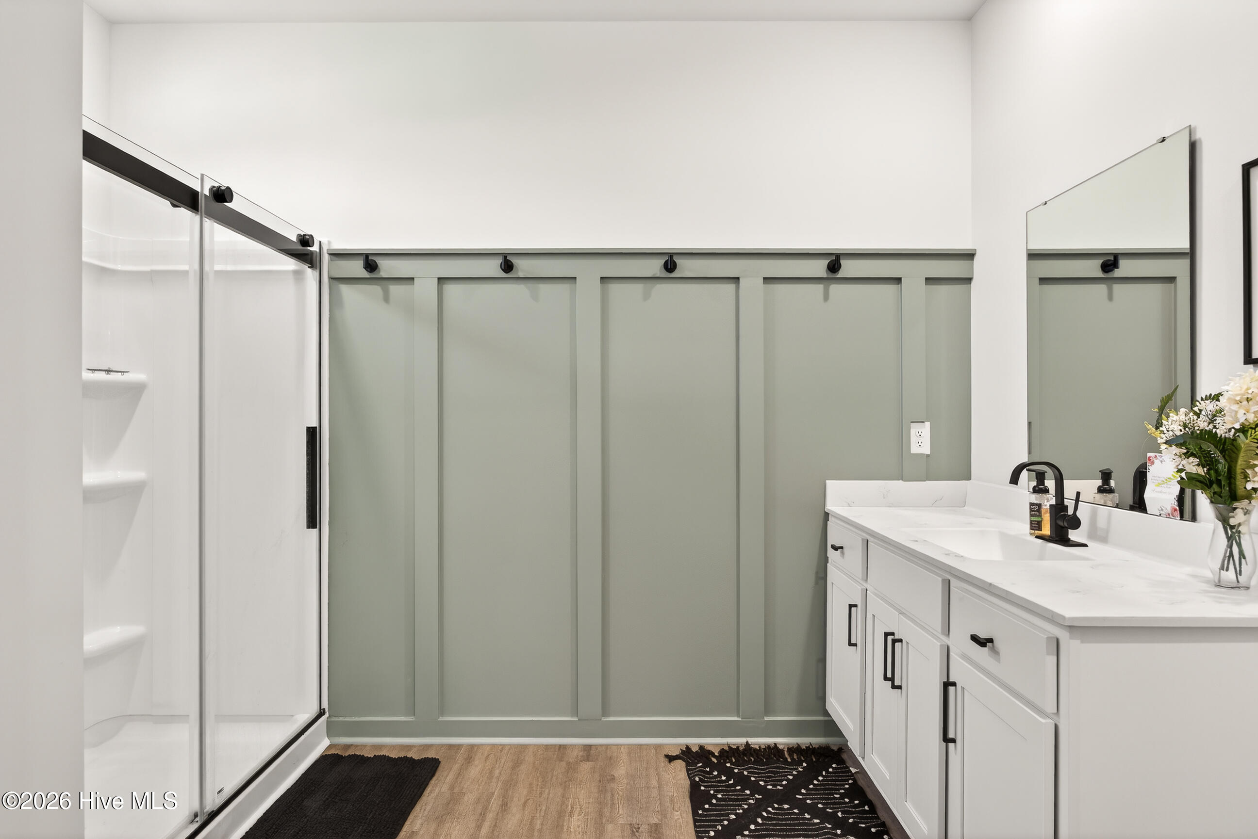 100565629 | Photo 14