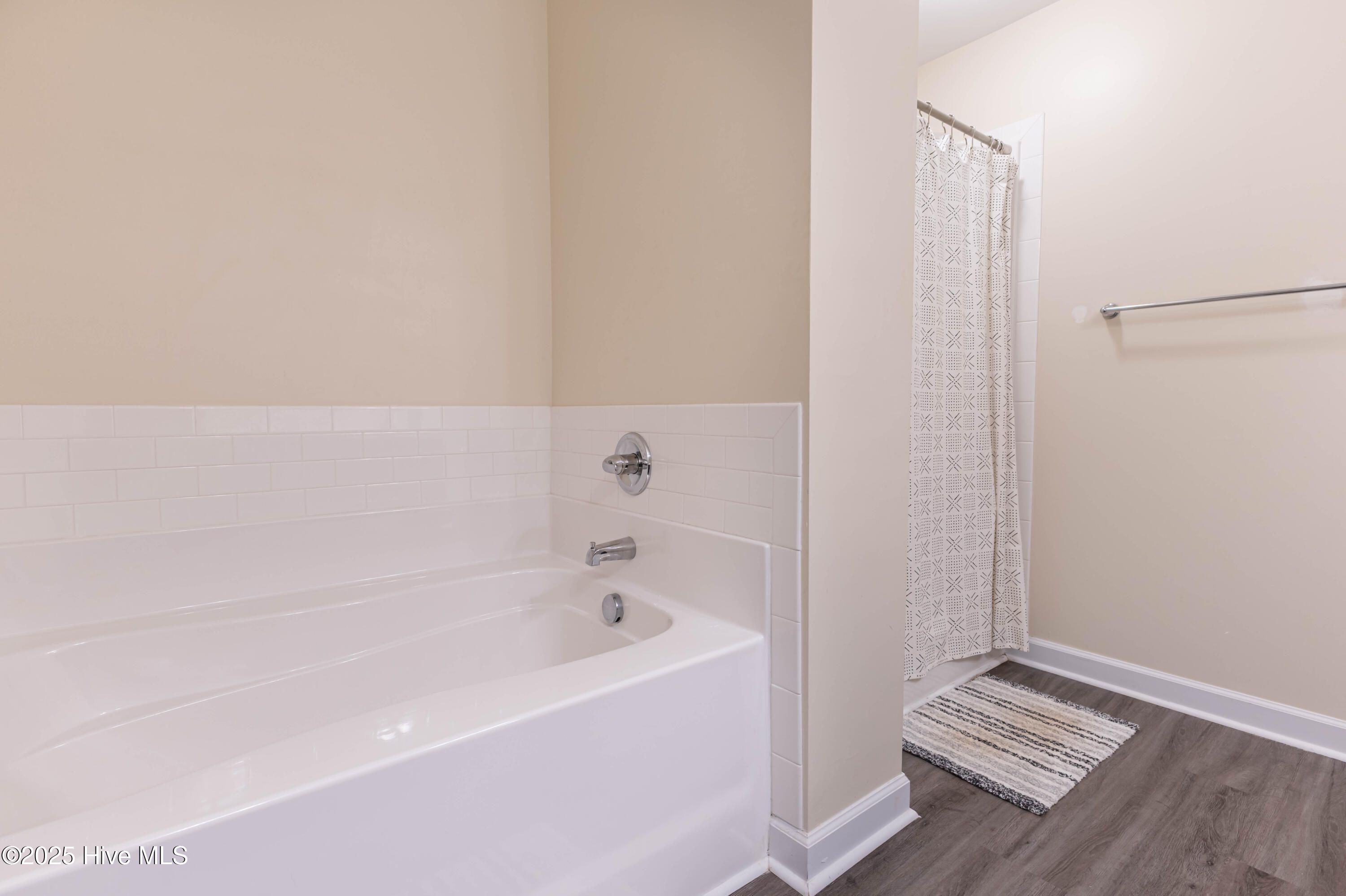 100542284 | Photo 28