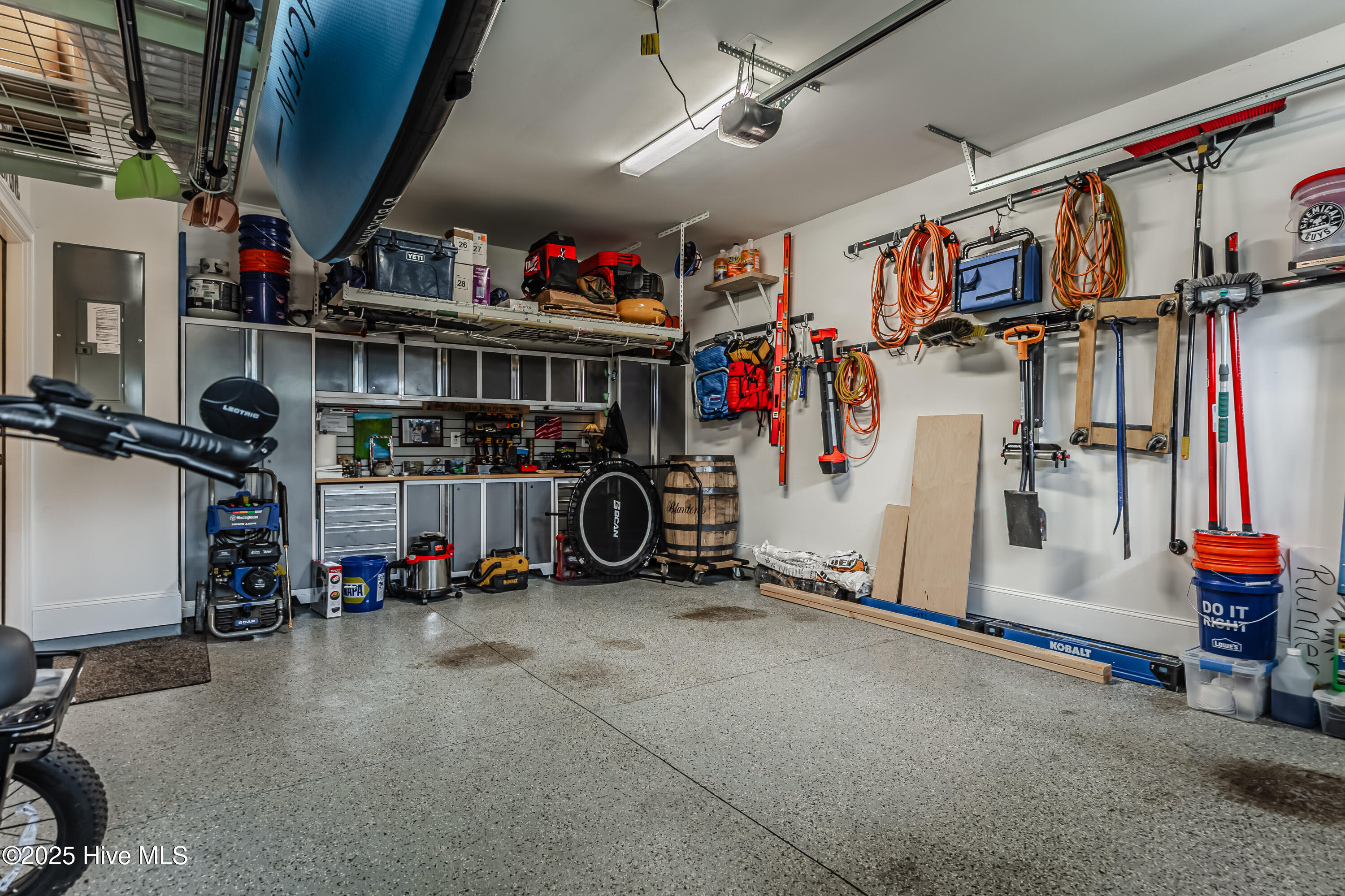 100523933 | Photo 48