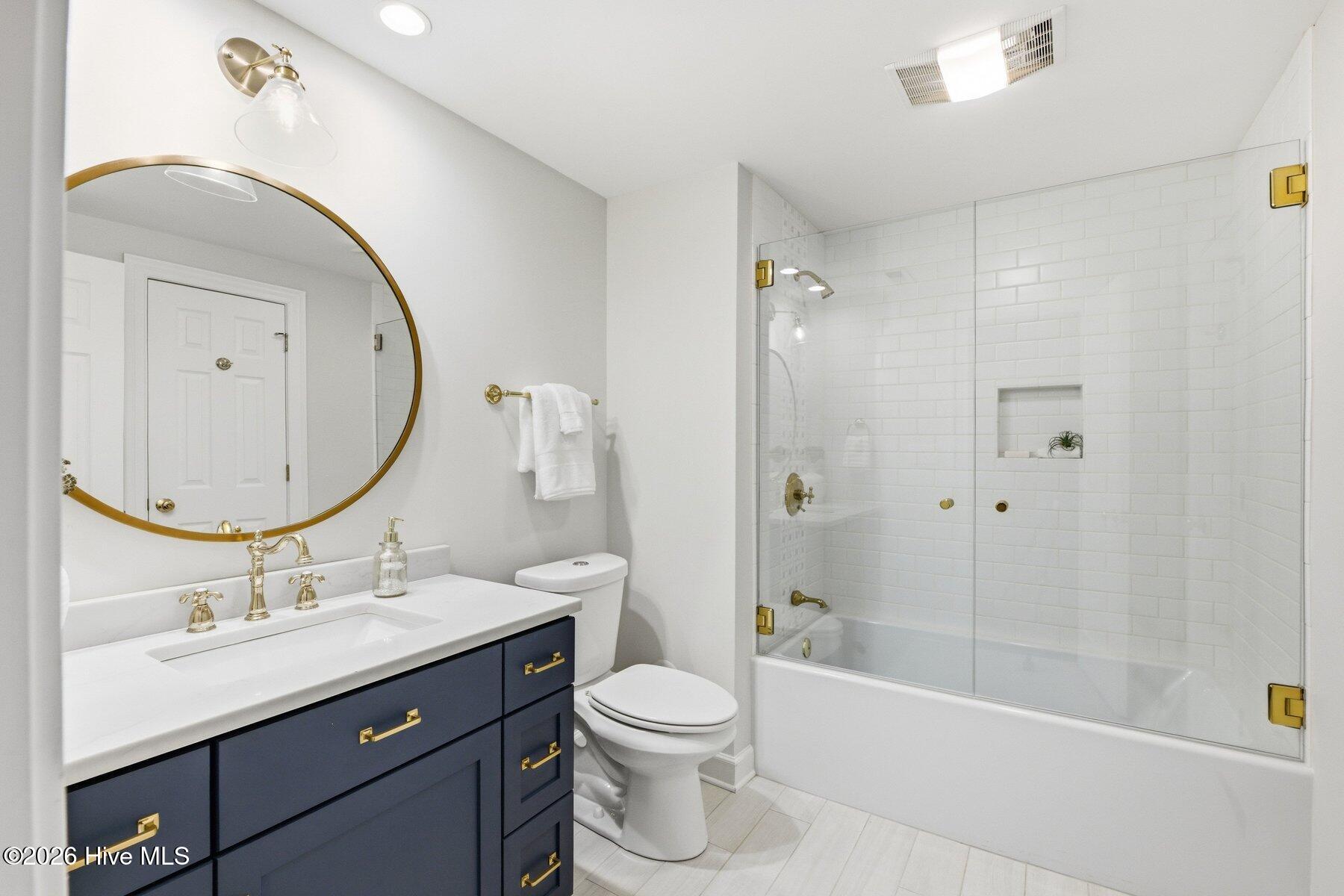 100566257 | Photo 28