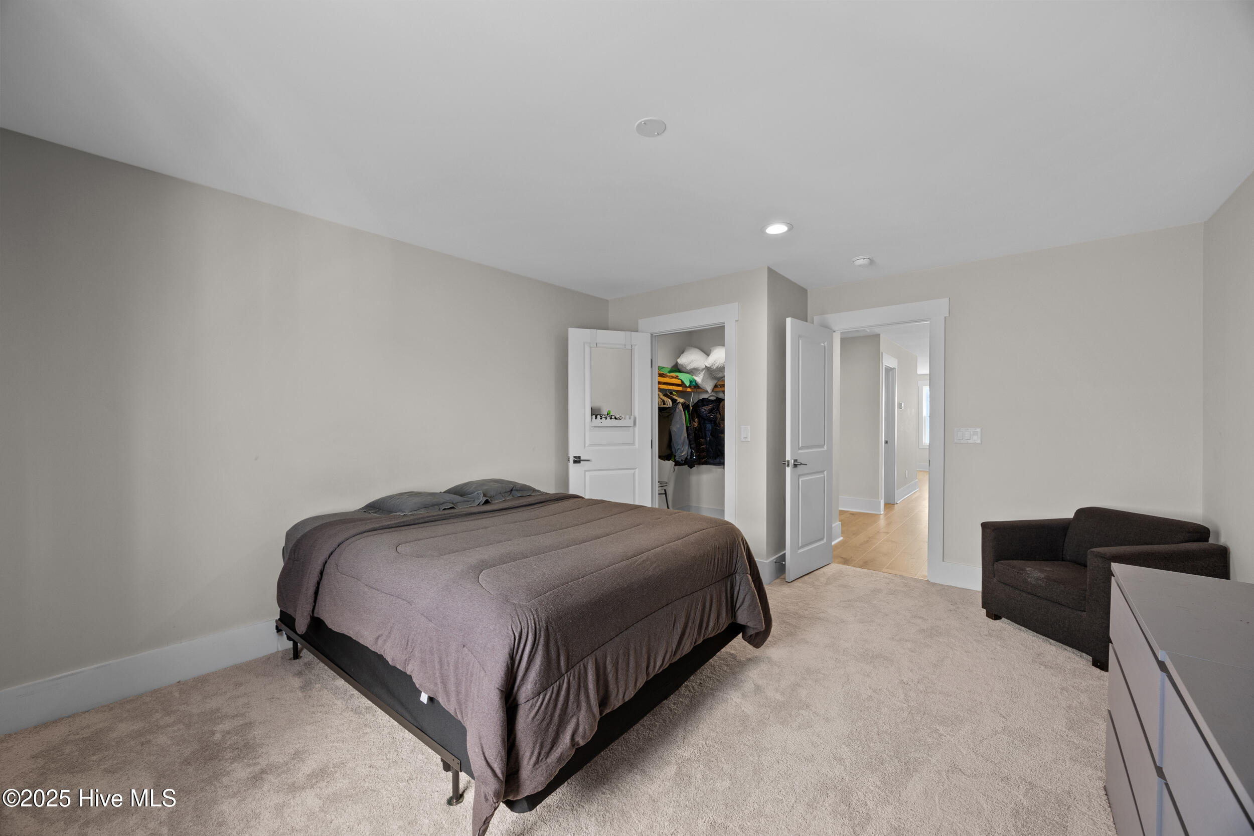 100532896 | Photo 44