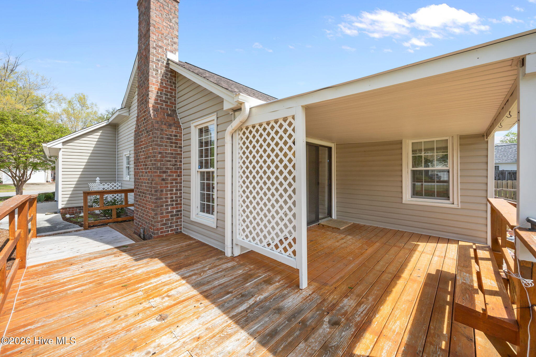 100565742 | Photo 48