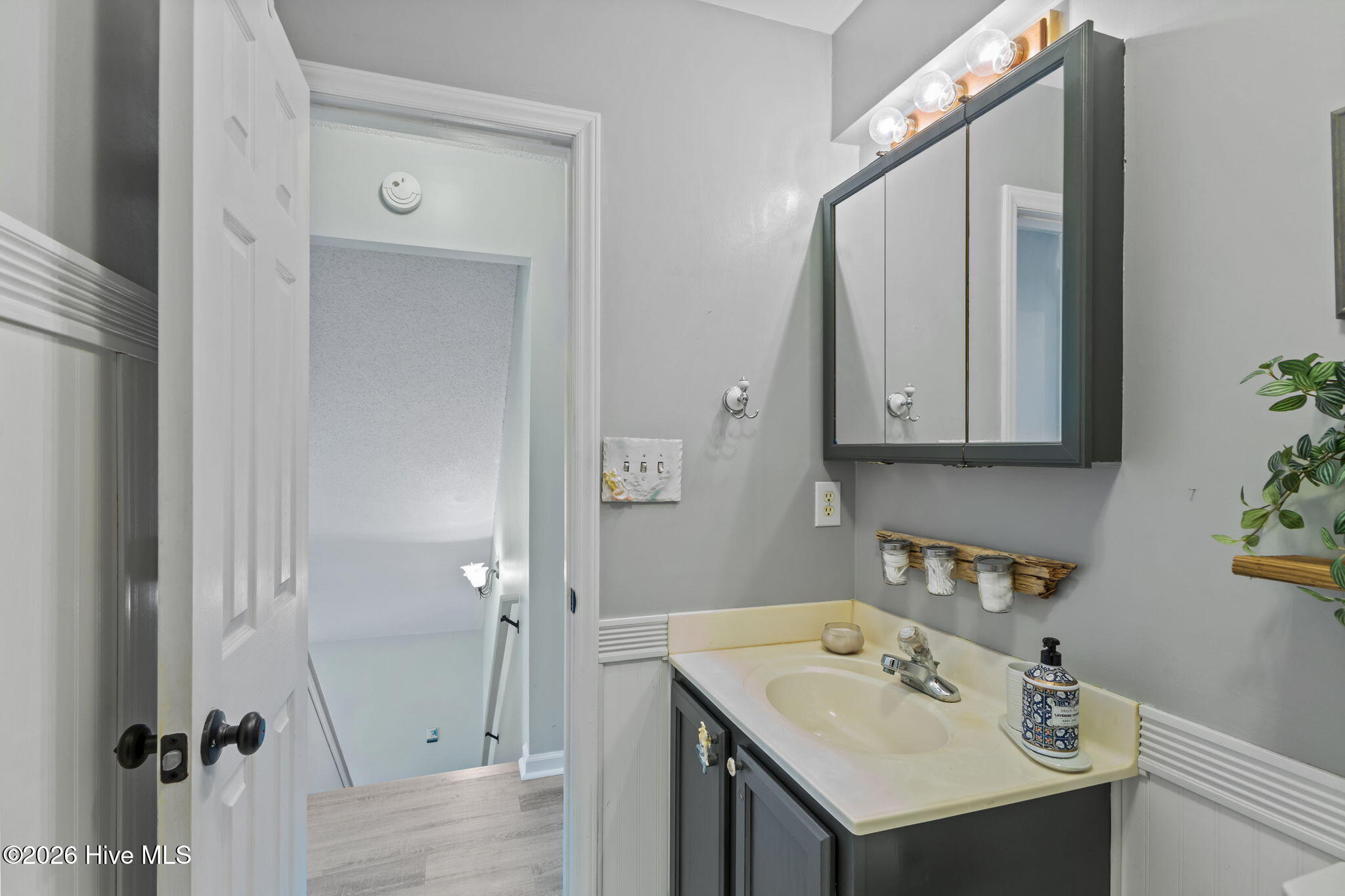 100561446 | Photo 25