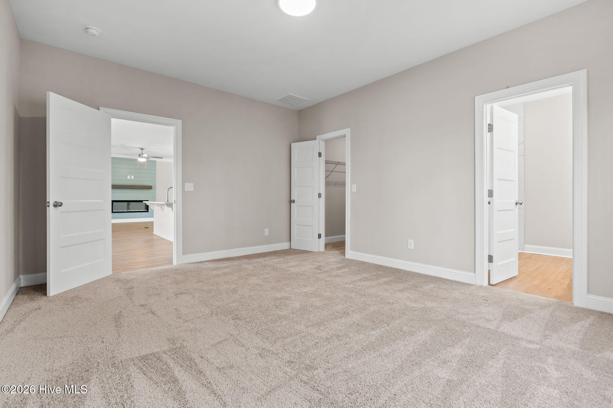 100537582 | Photo 20