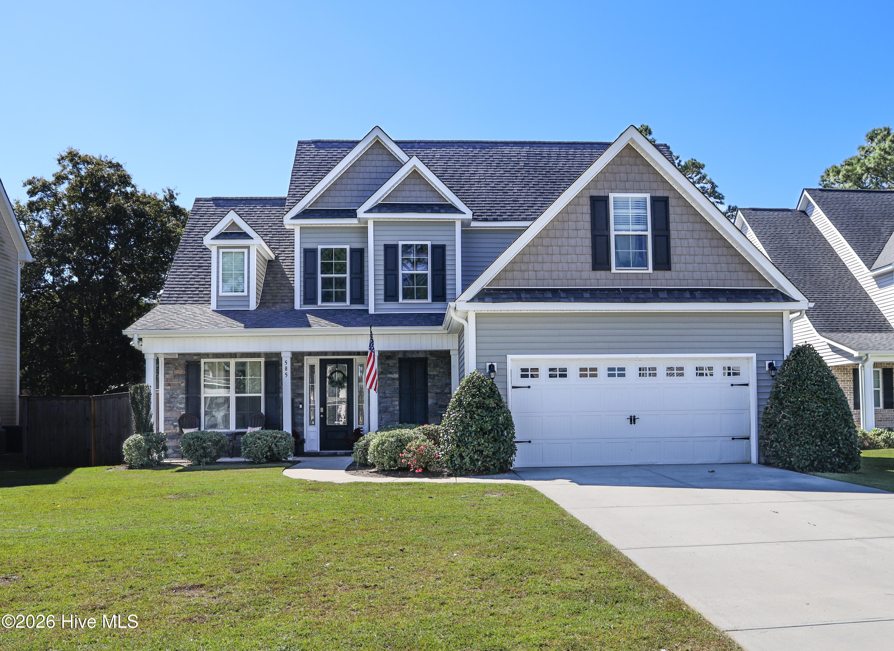 100569259 | Photo 83