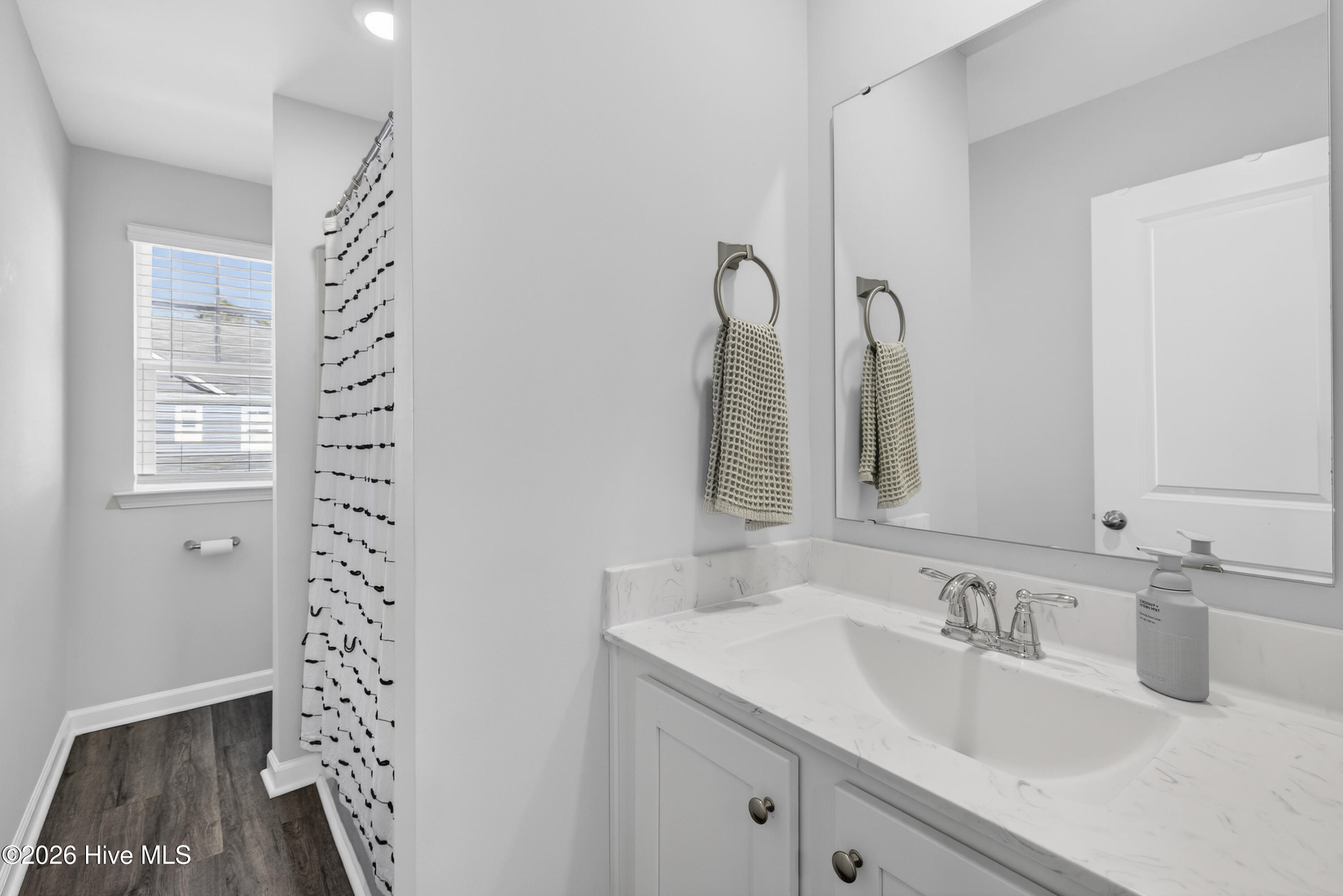 100555203 | Photo 37