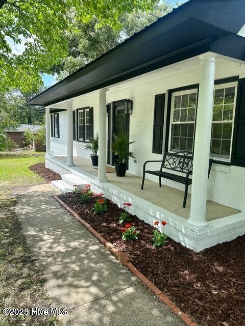 611 E L Ives Drive