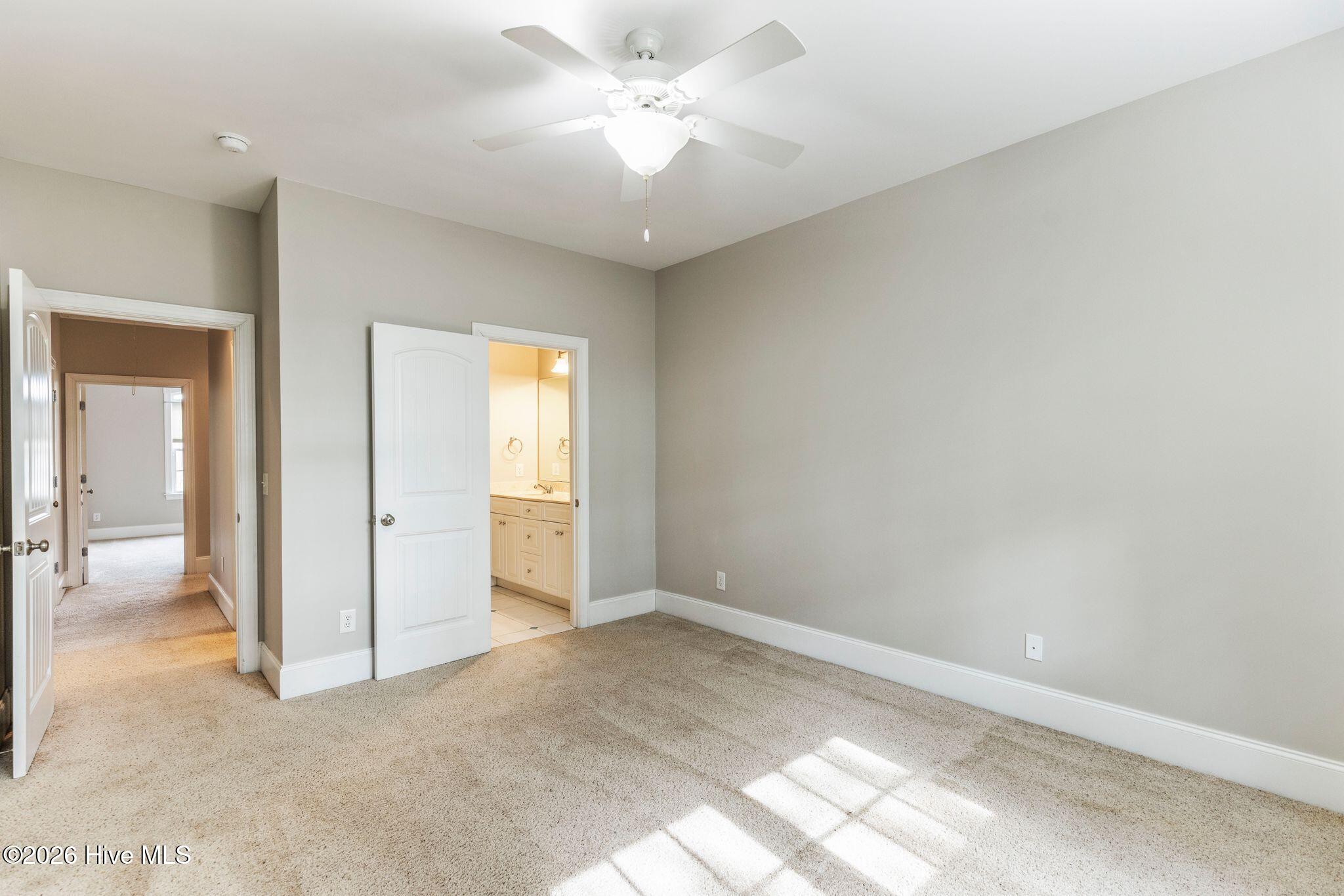 100553307 | Photo 68