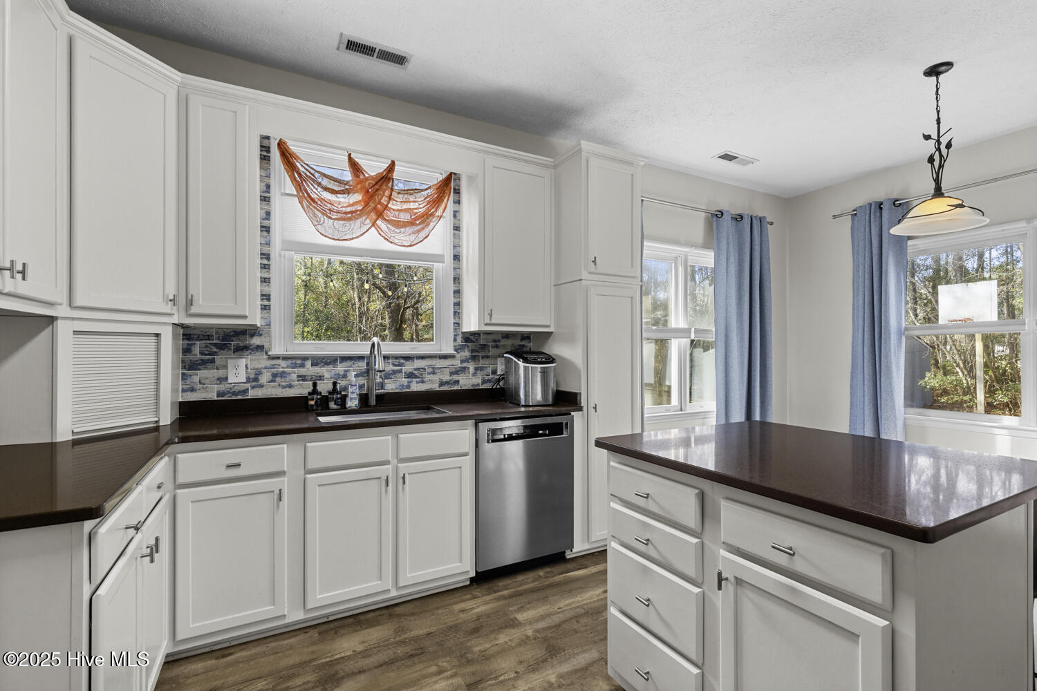 100507722 | Photo 11