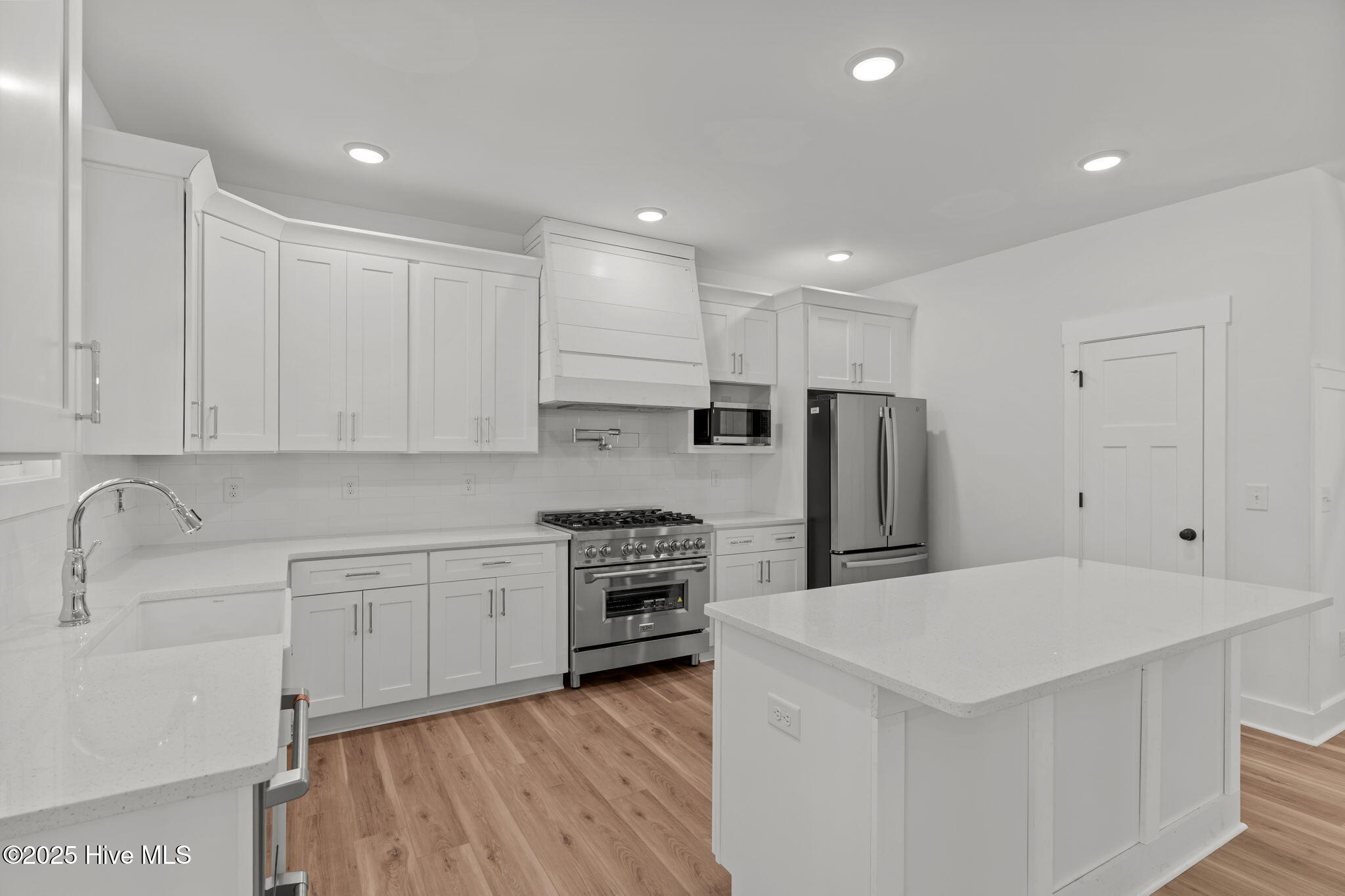 100531709 | Photo 17