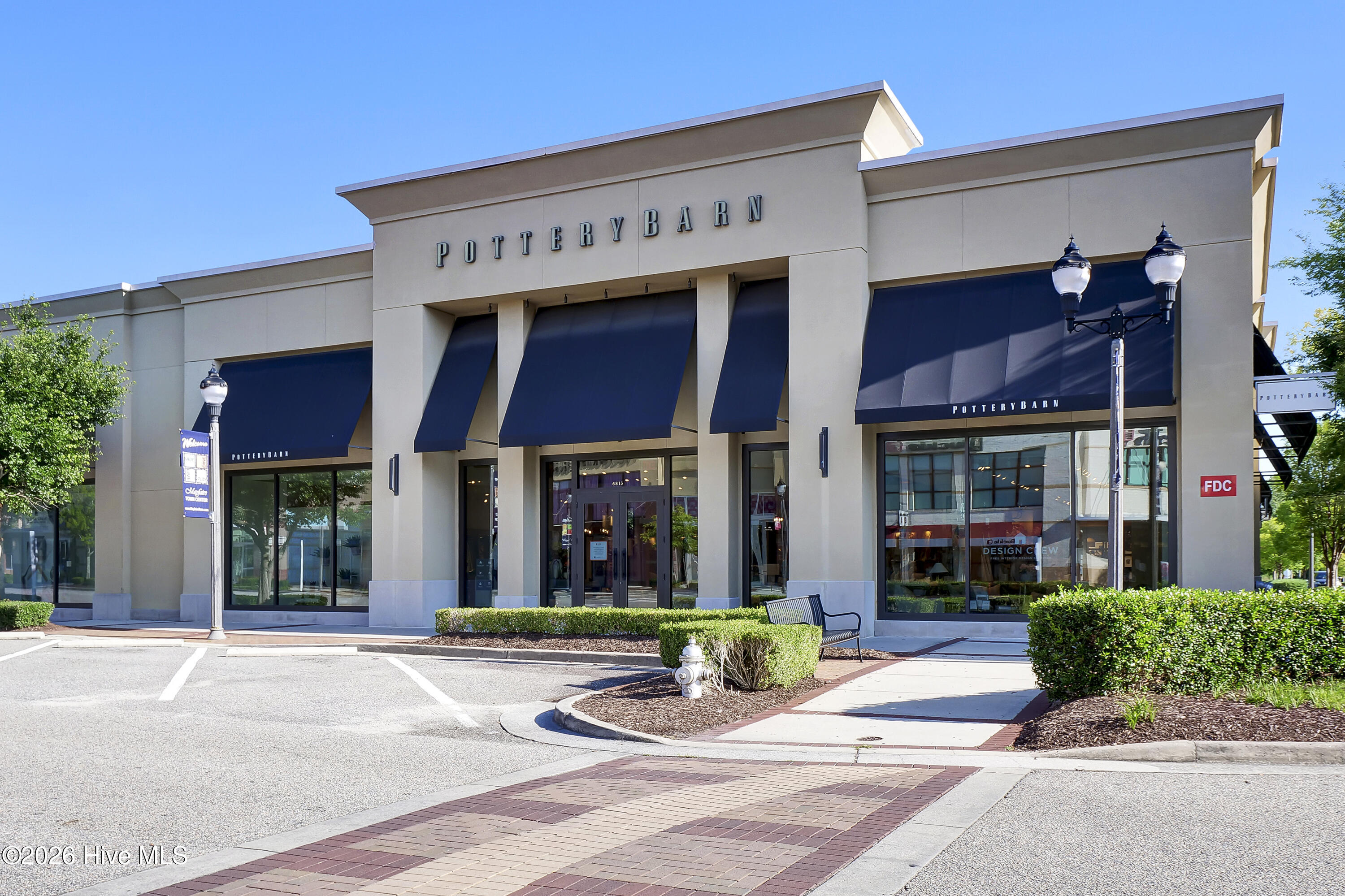 100558584 | Photo 39