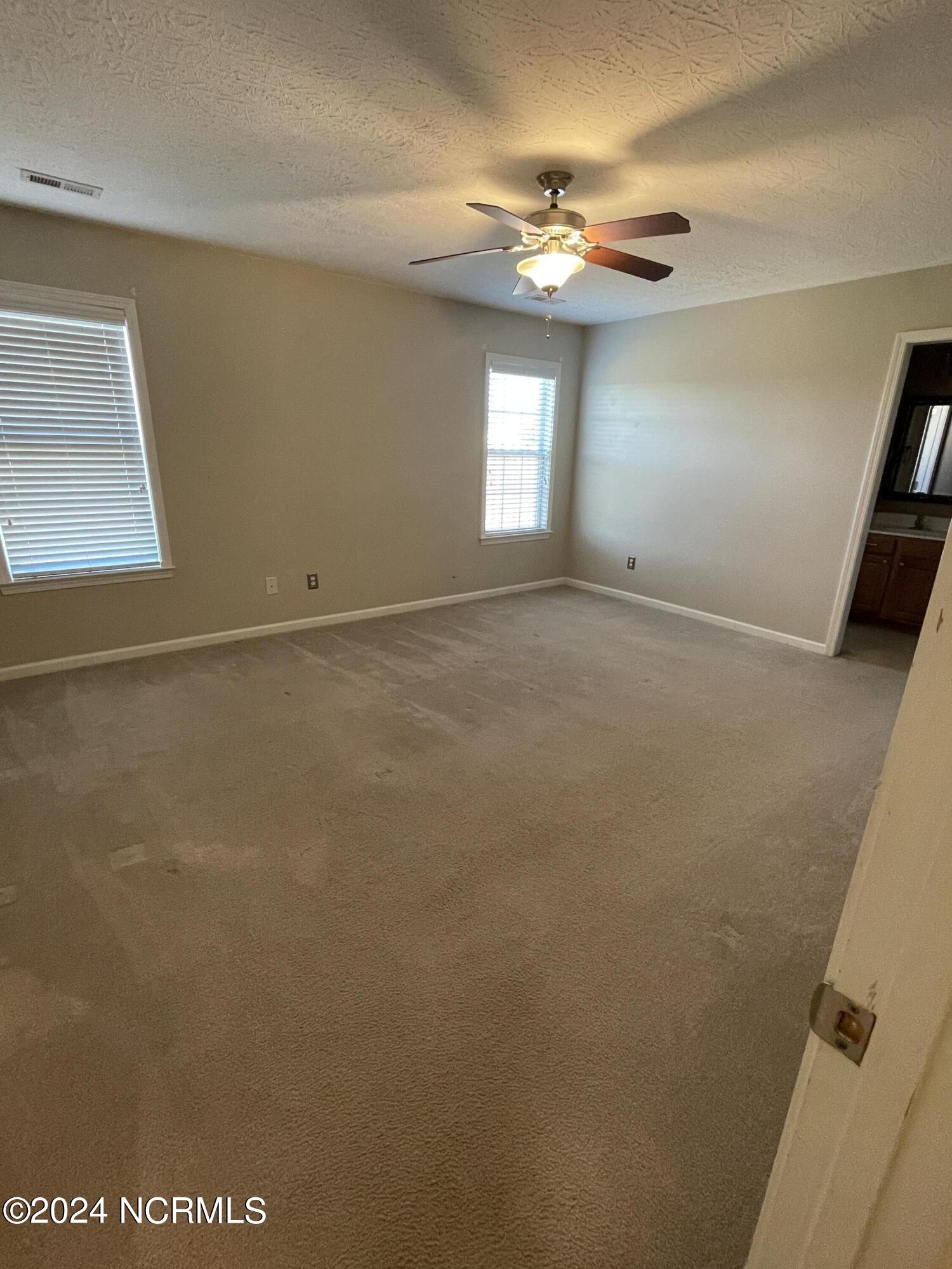 100545449 | Photo 11