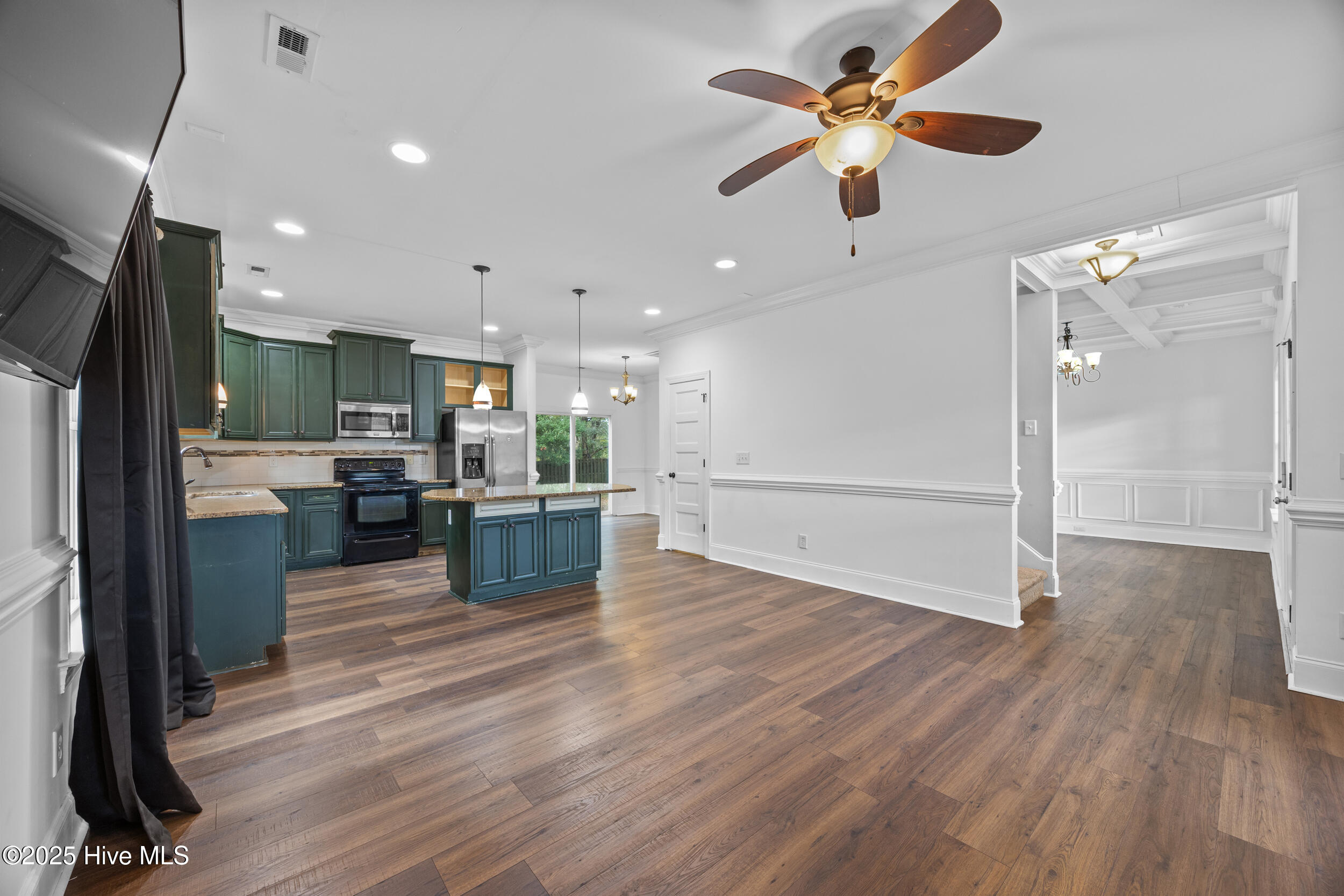 100538998 | Photo 13