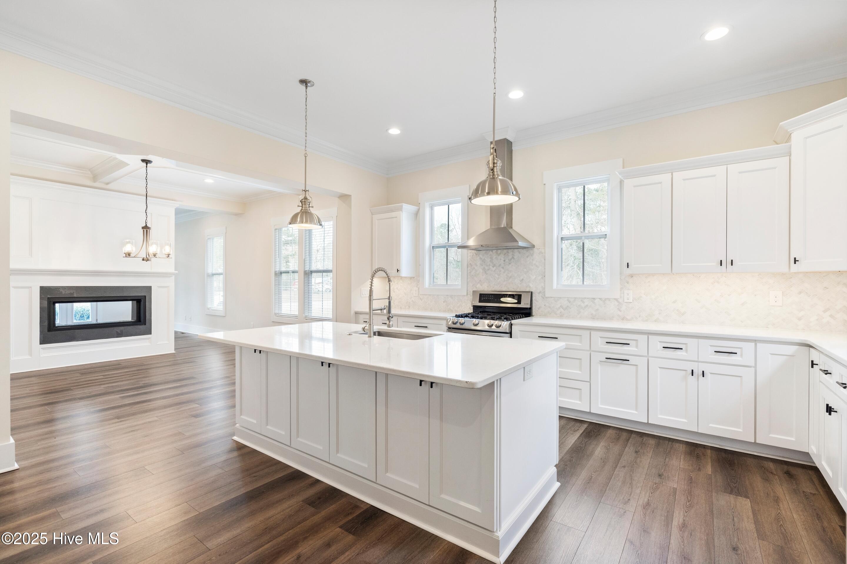 100544817 | Photo 16