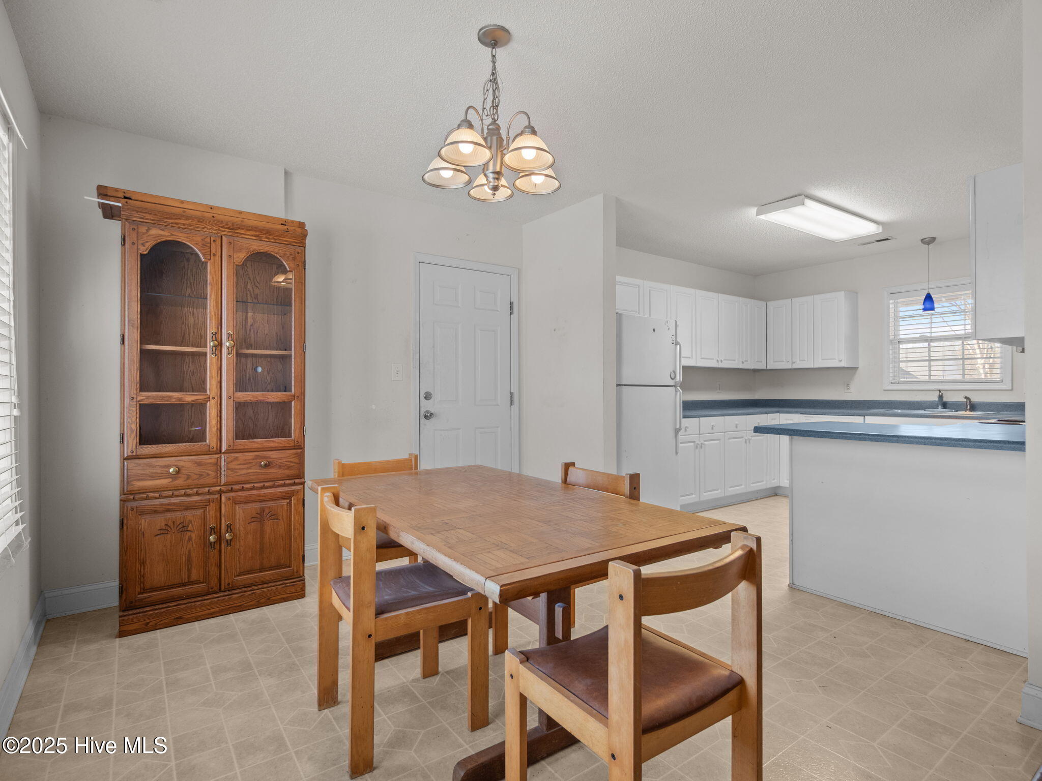 100545105 | Photo 37