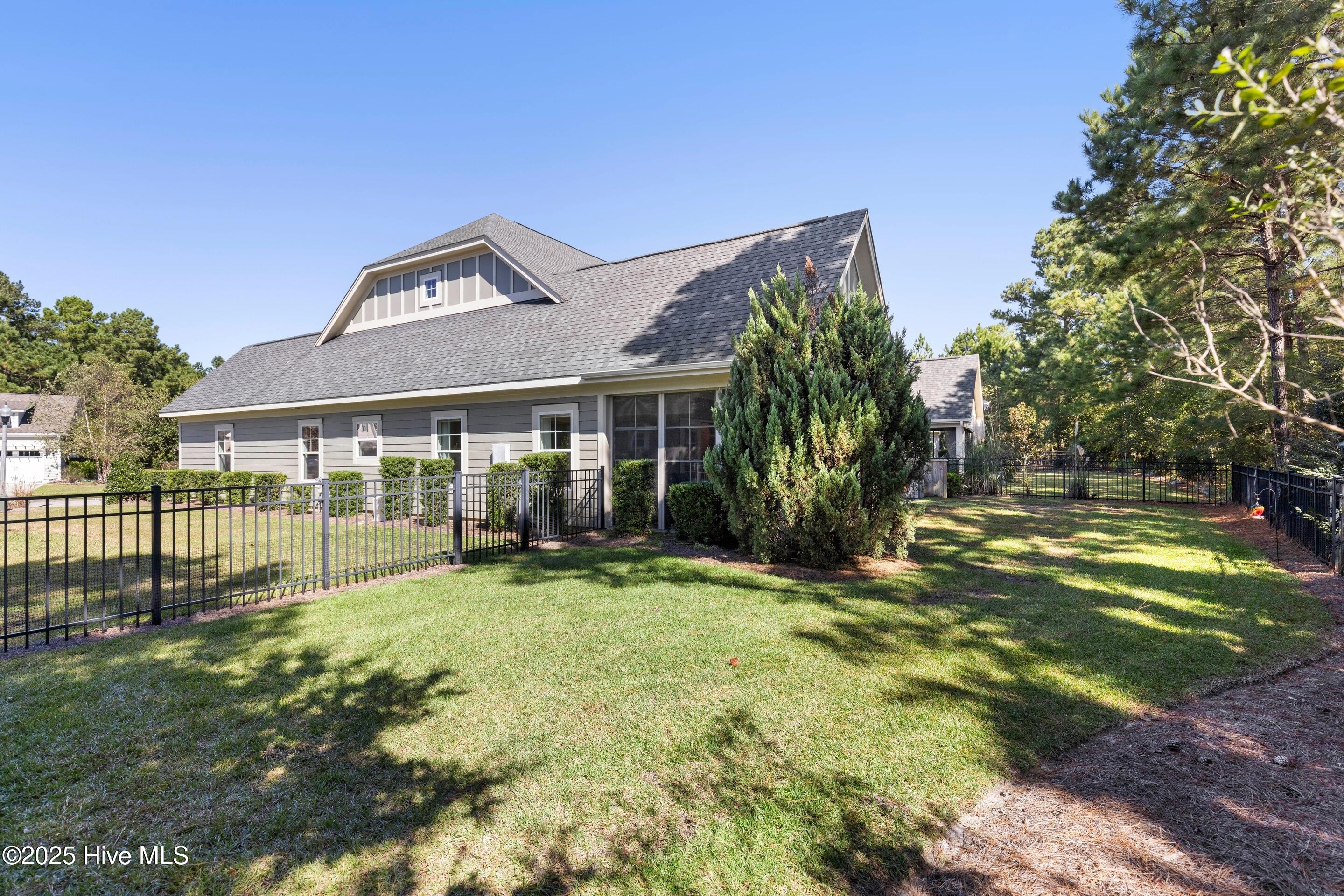 100537619 | Photo 42