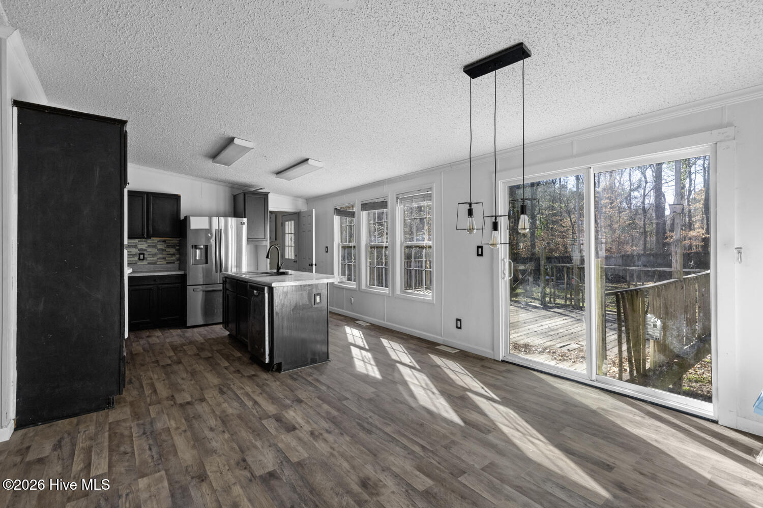 100550172 | Photo 12