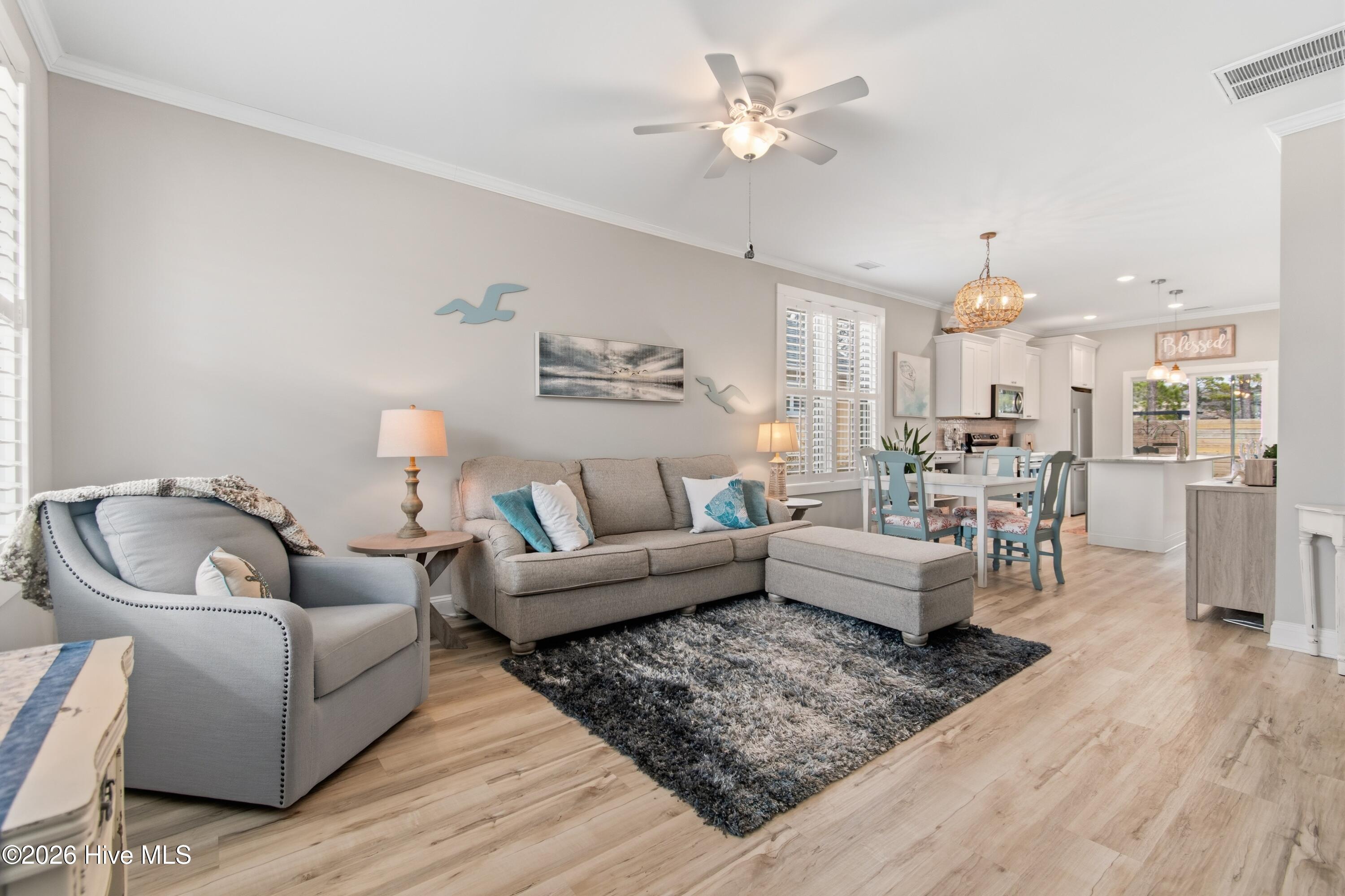 100556000 | Photo 12