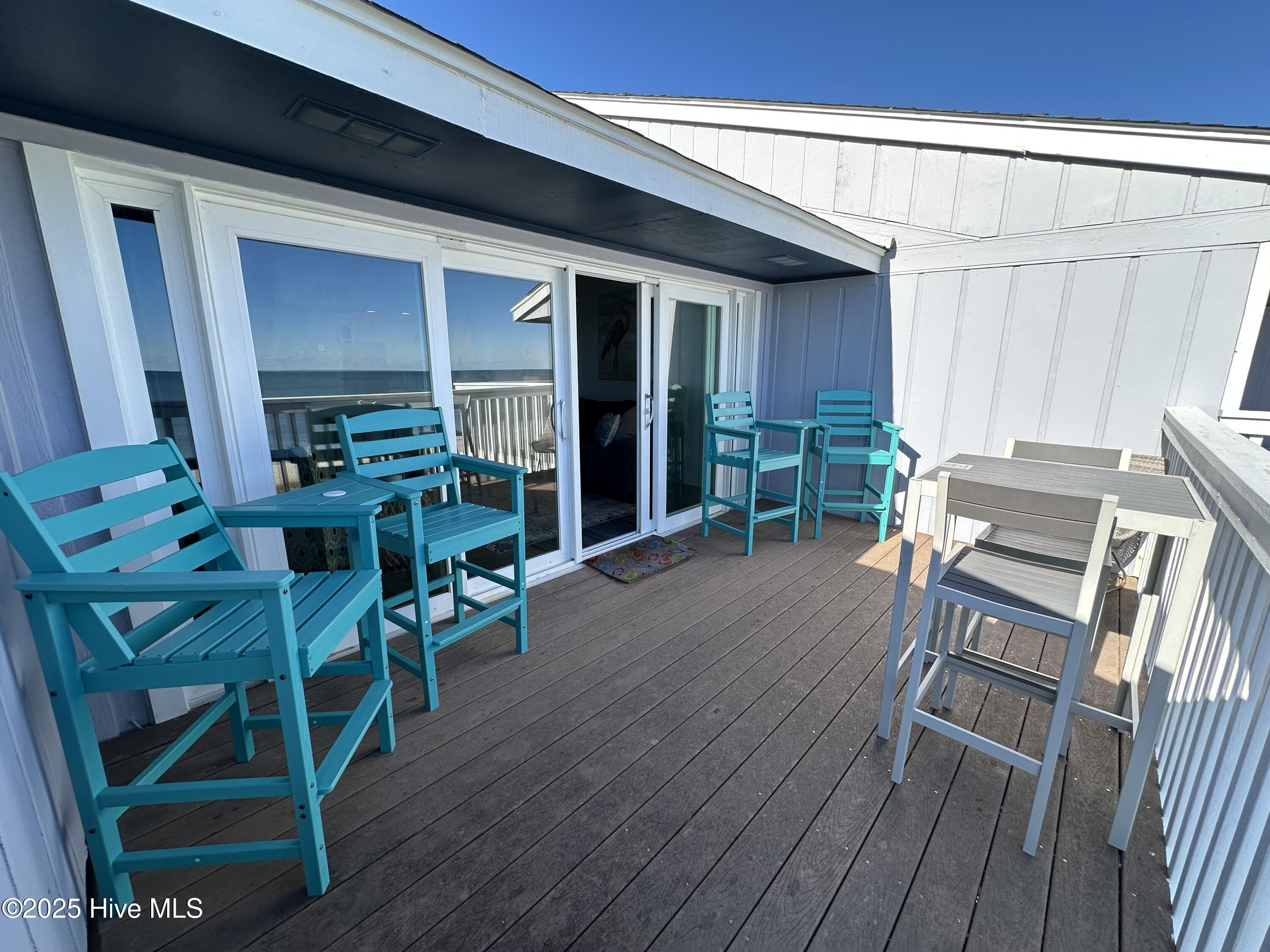 100545930 | Photo 18