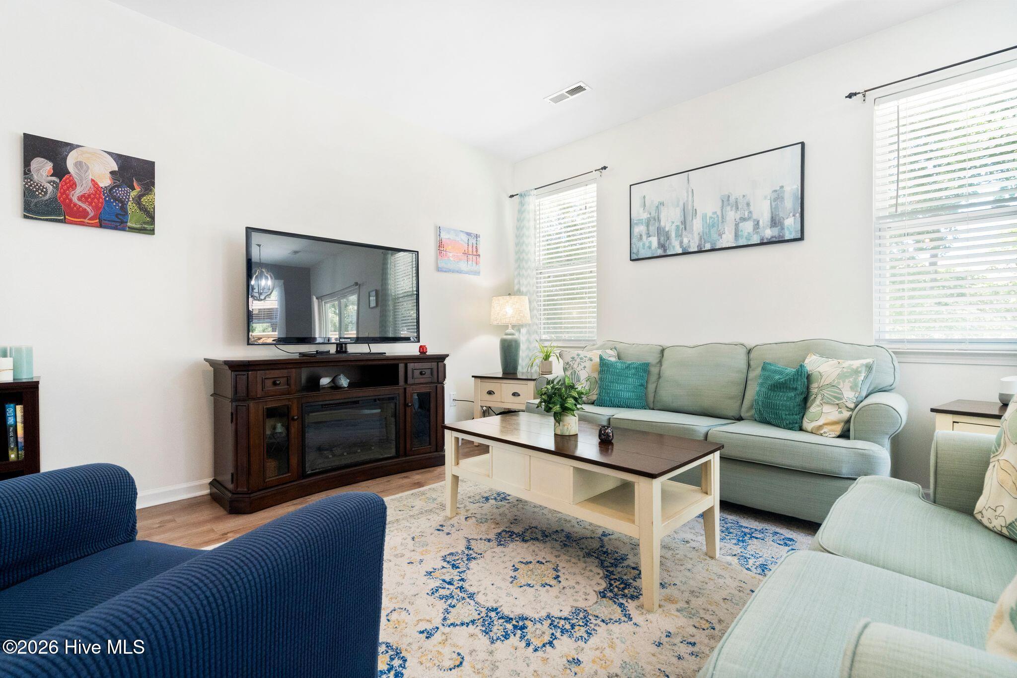 100570513 | Photo 13