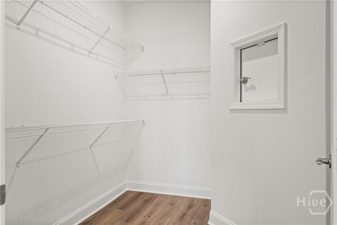 Pictures, photographs, colors, features, and sizes are for illustration purposes only and will vary from the homes as built.