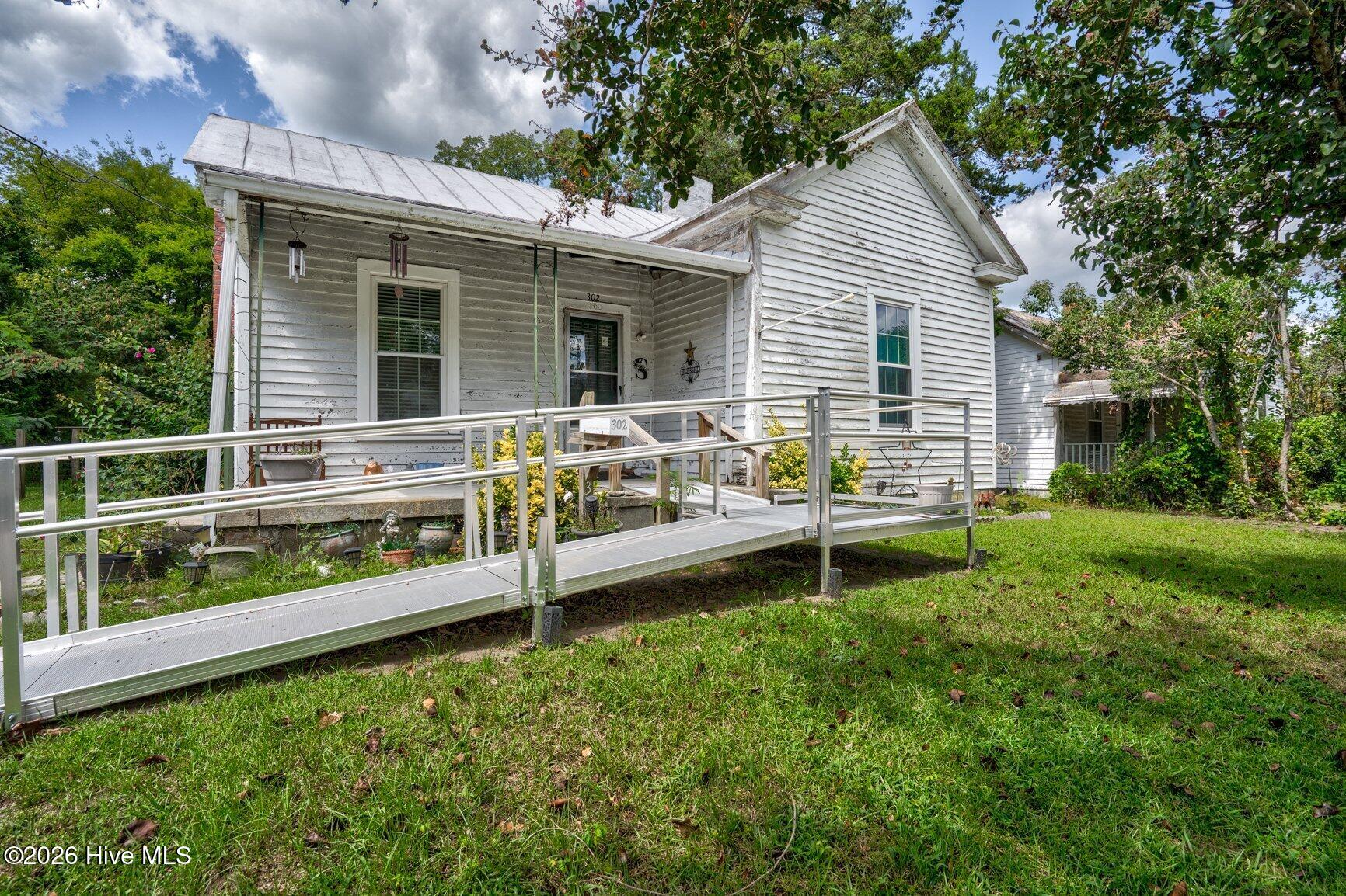 Photo 2 of Single family home for sale at 302 W 1st Street, Tarboro, NC 27886 | MLS# 100603247 | Listing updated on 2026-09-13