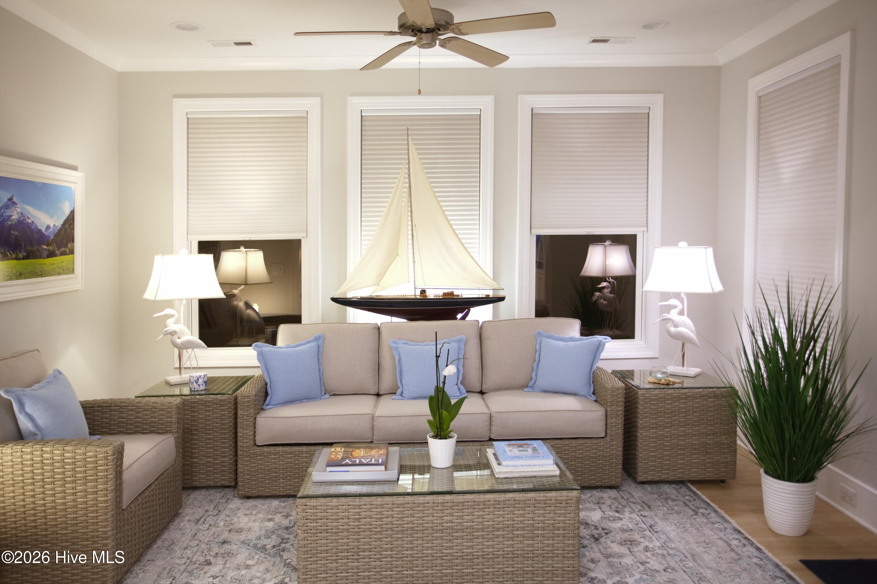 100548790 | Photo 19