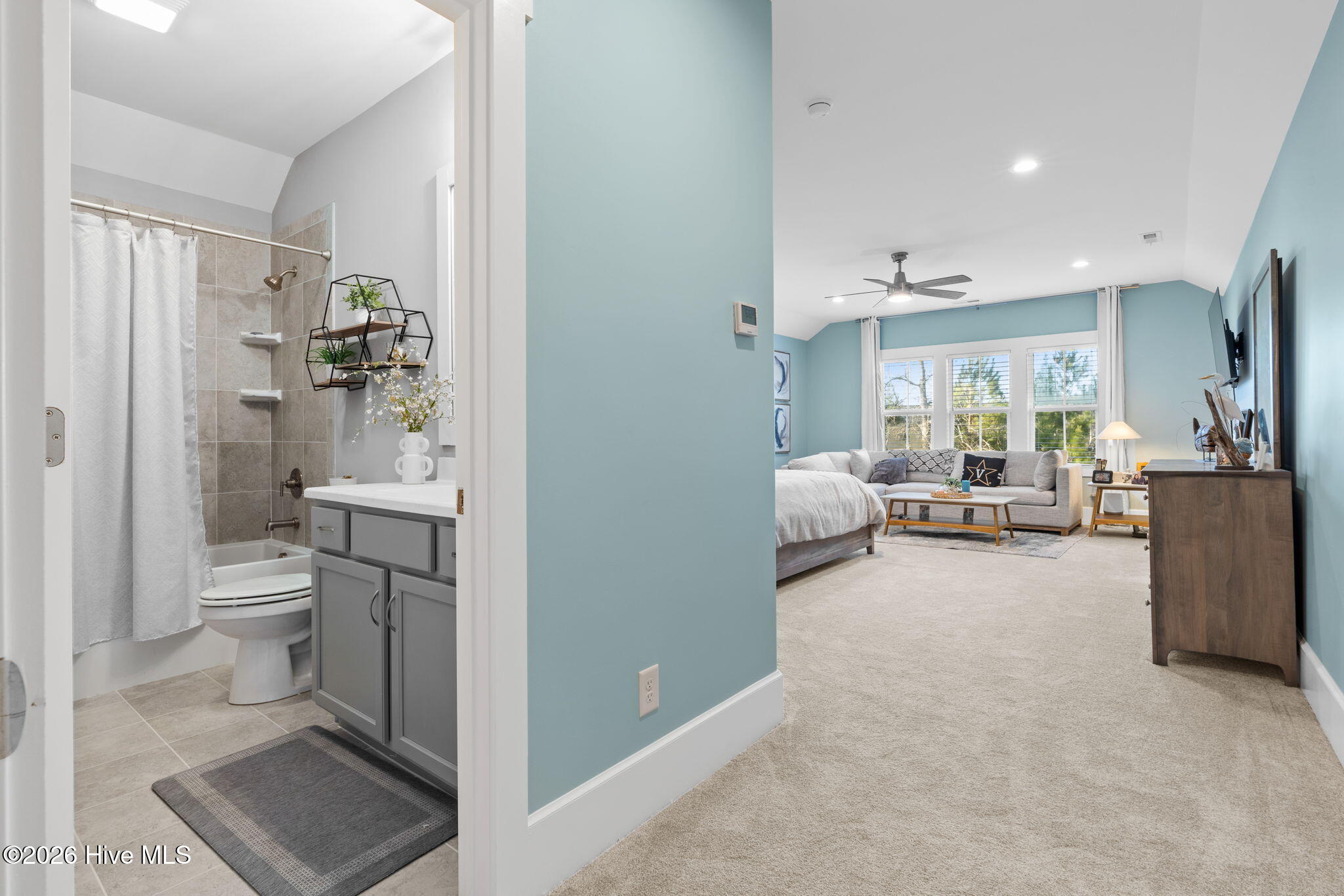 100552042 | Photo 34